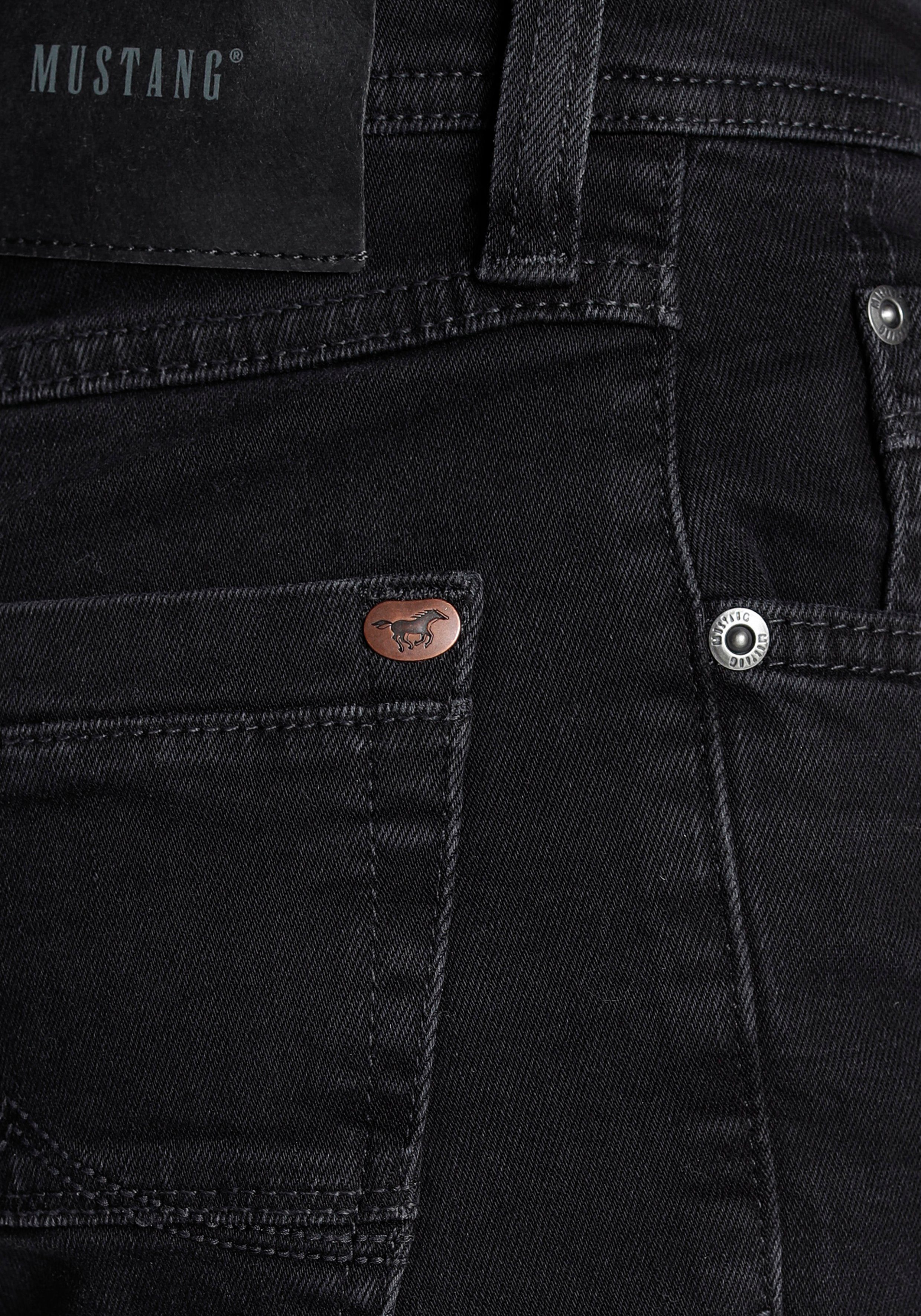 MUSTANG 5-Pocket-Jeans leichten Straight Abriebeffekten Washington black mit Style