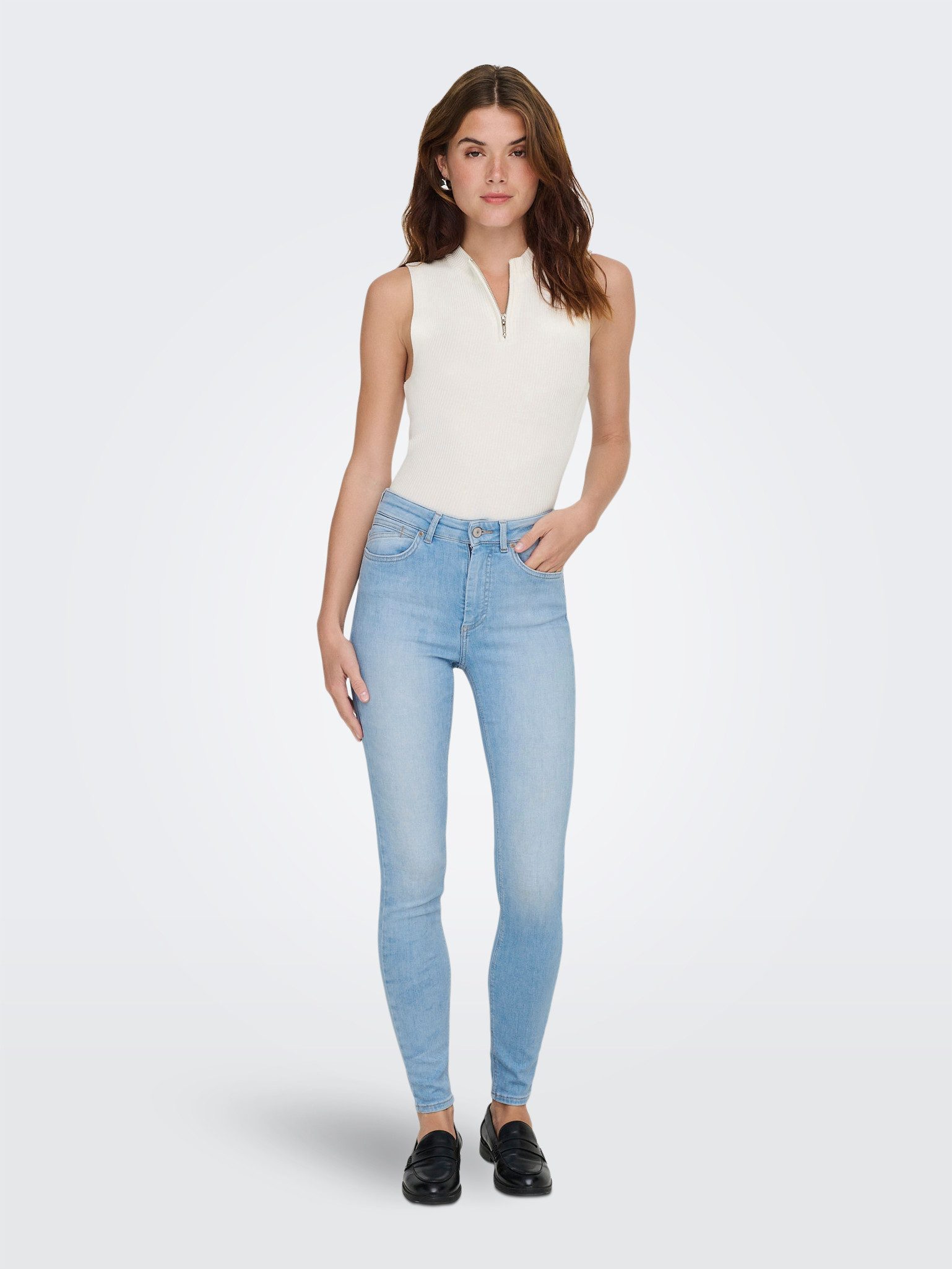 ONLY High-waist-Jeans ONLBLUSH HW SKINNY ANK DNM REA008 NOOS Bleach Wash für einen Faded-Look