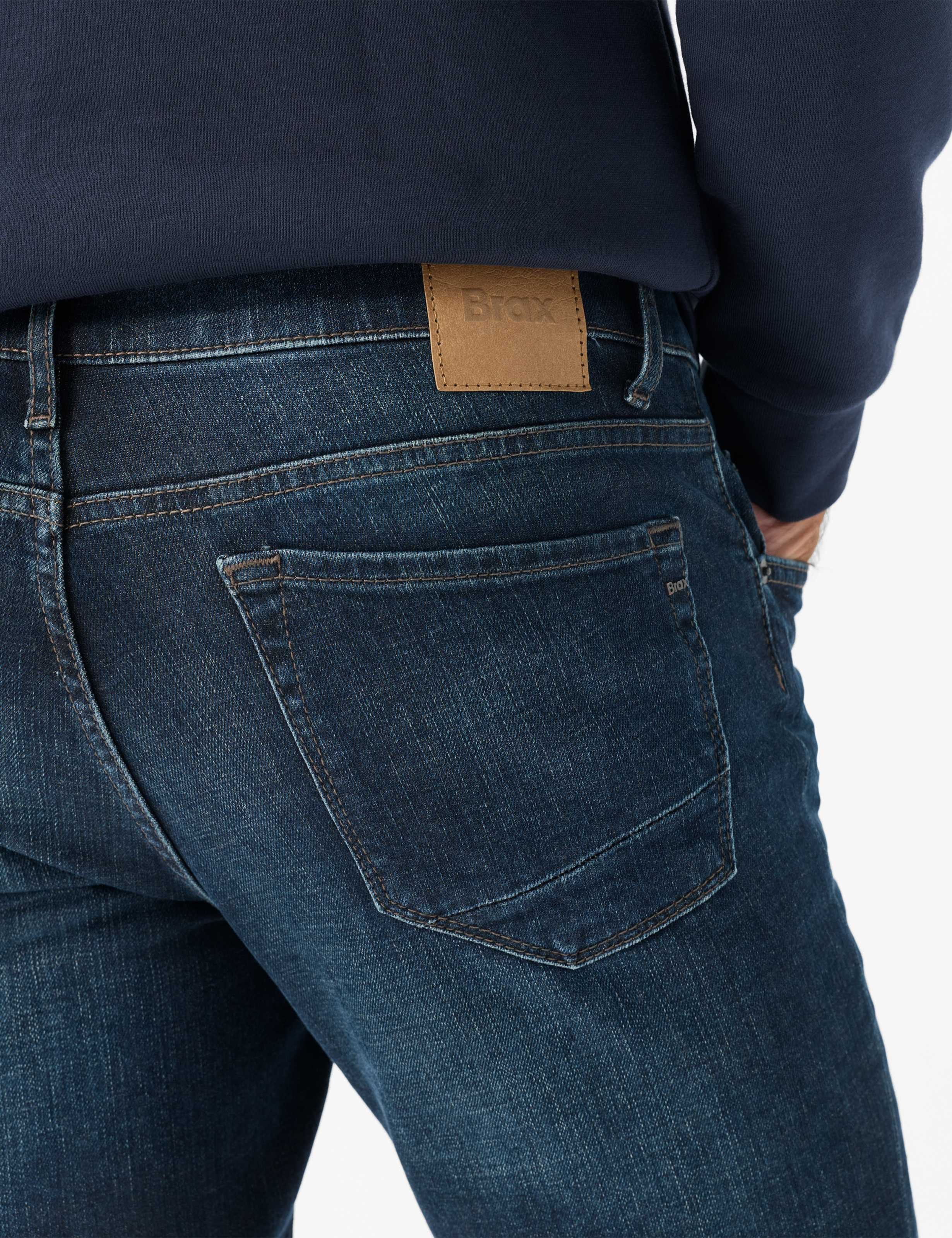 Brax 5-Pocket-Jeans Style CHUCK Denim: Five-Pocker-Jeans im Modern Fit – Bild 5 von 5