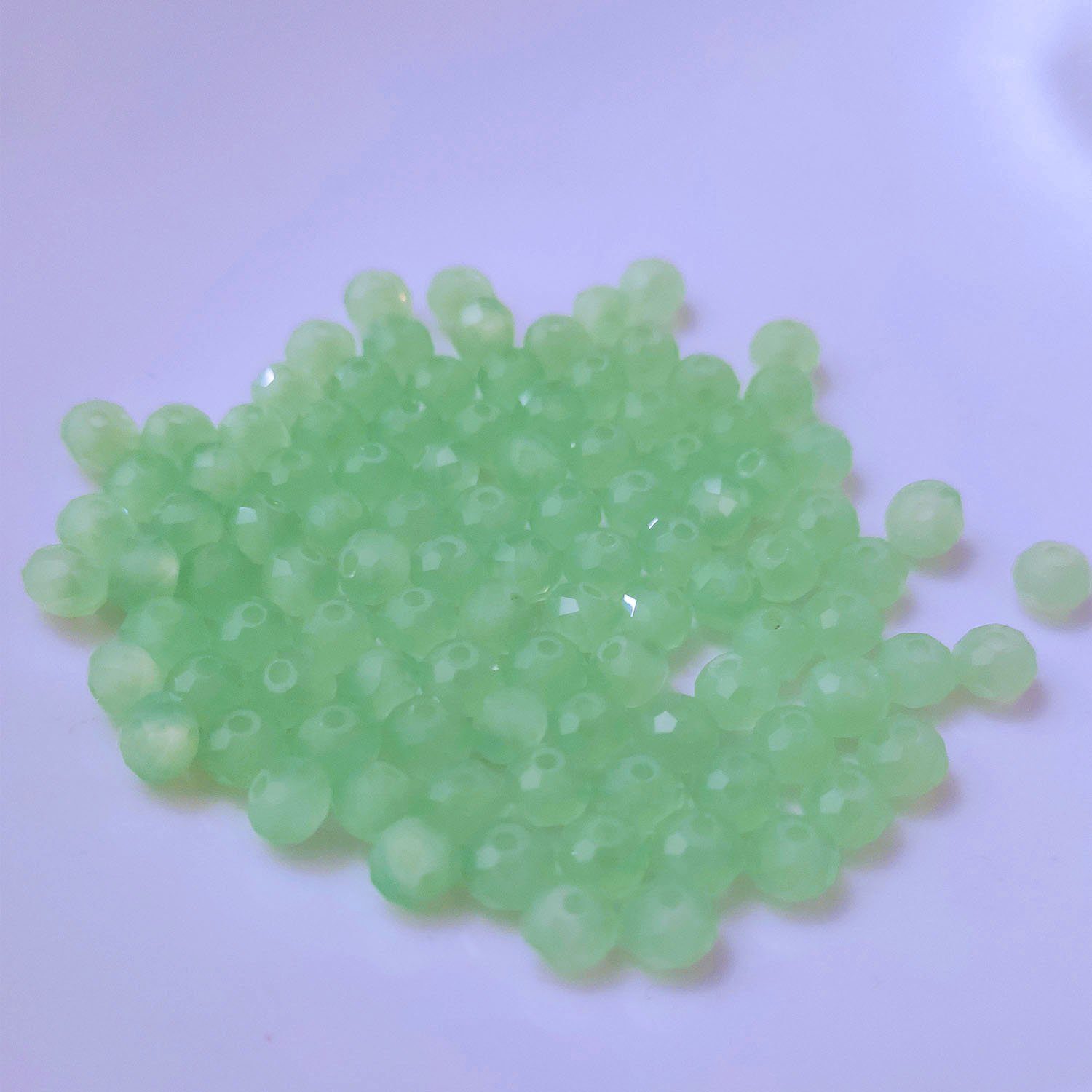 Kopper-24 Bastelperlen Glasperlen - Typ 'Facettiert' - 160 Stück - 3 mm - Grün hell matt