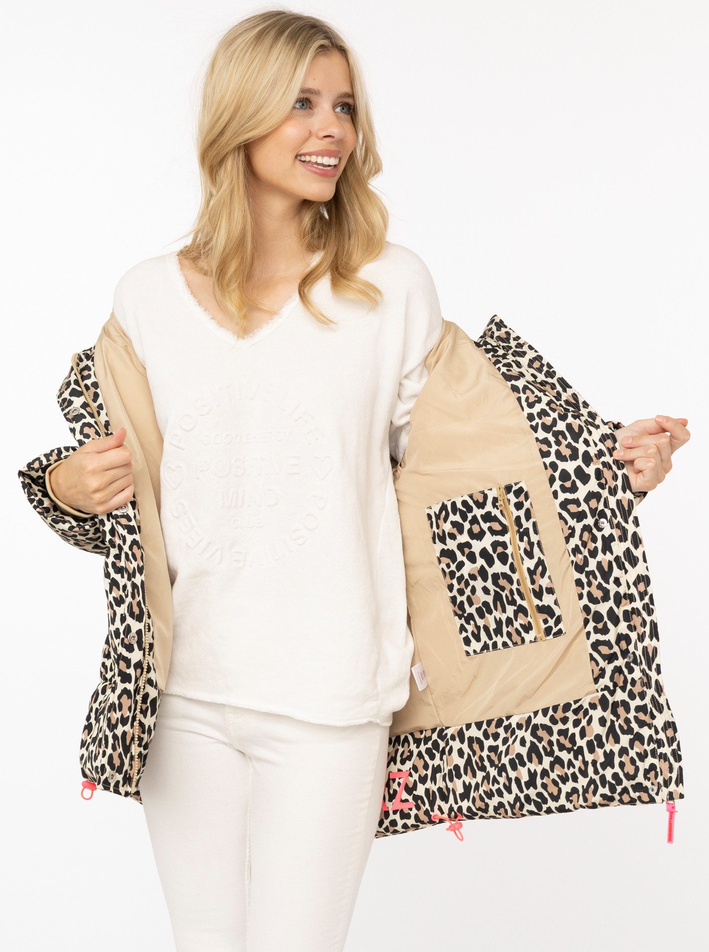 Zwillingsherz Steppjacke „Leo Classic AOP“ Kapuze, Leomuster, verdeckter Reißverschluss mit Knopfblende, Taschen