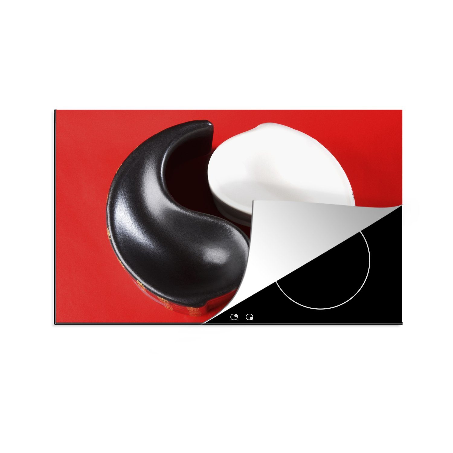 MuchoWow Herdblende-/Abdeckplatte Yin und Yang Aschenbecher vor einem roten Hintergrund, Vinyl, (1 tlg), 81x52 cm, Induktionskochfeld Schutz für die küche, Ceranfeldabdeckung