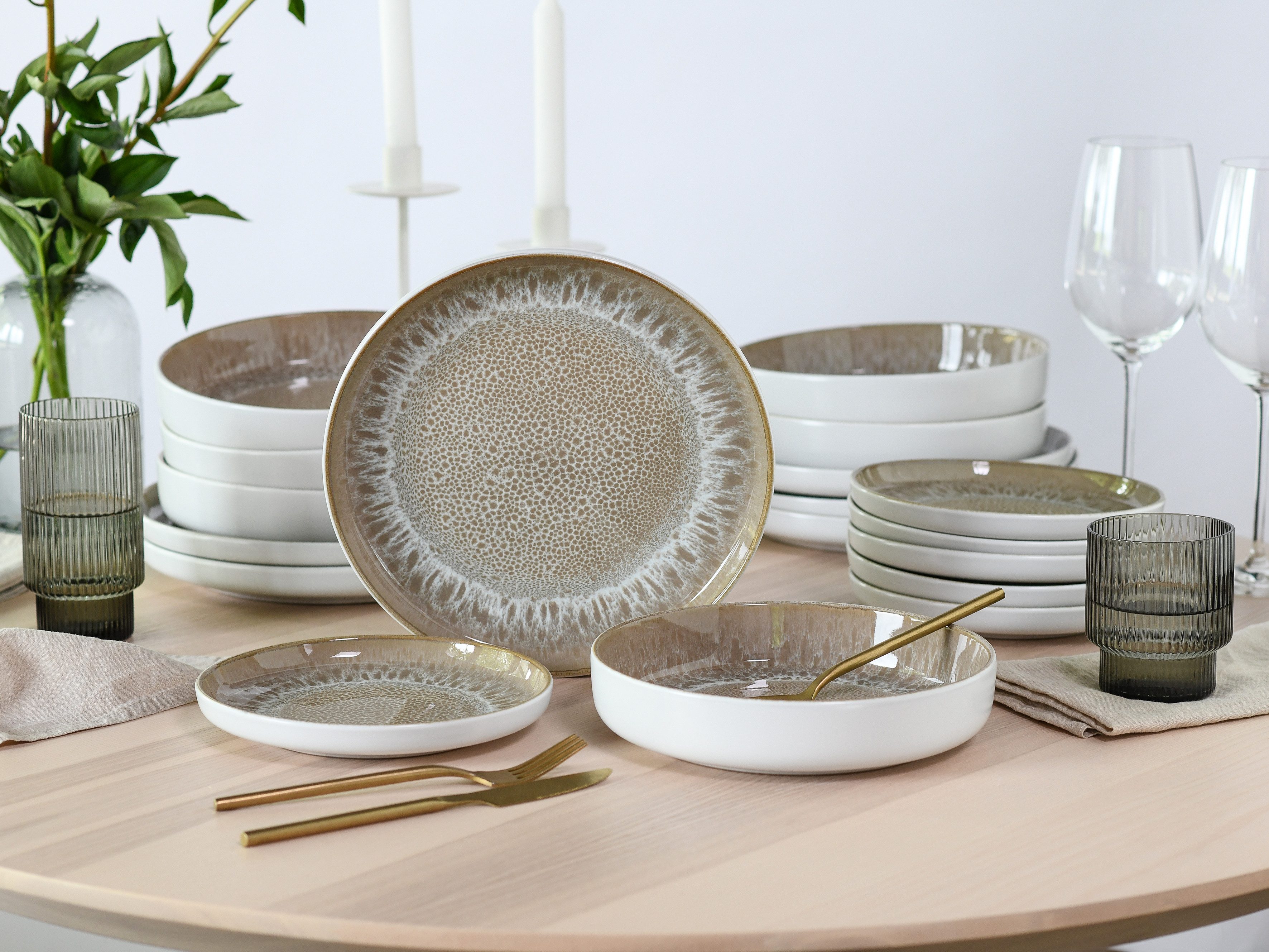 OTTO home Teller-Set modernes Teller Set, Service Novalee (18-tlg), 6 Personen, Steinzeug, hohe Haltbarkeit, spülmaschinen- & mikrowellengeeignet, Reaktivglasur