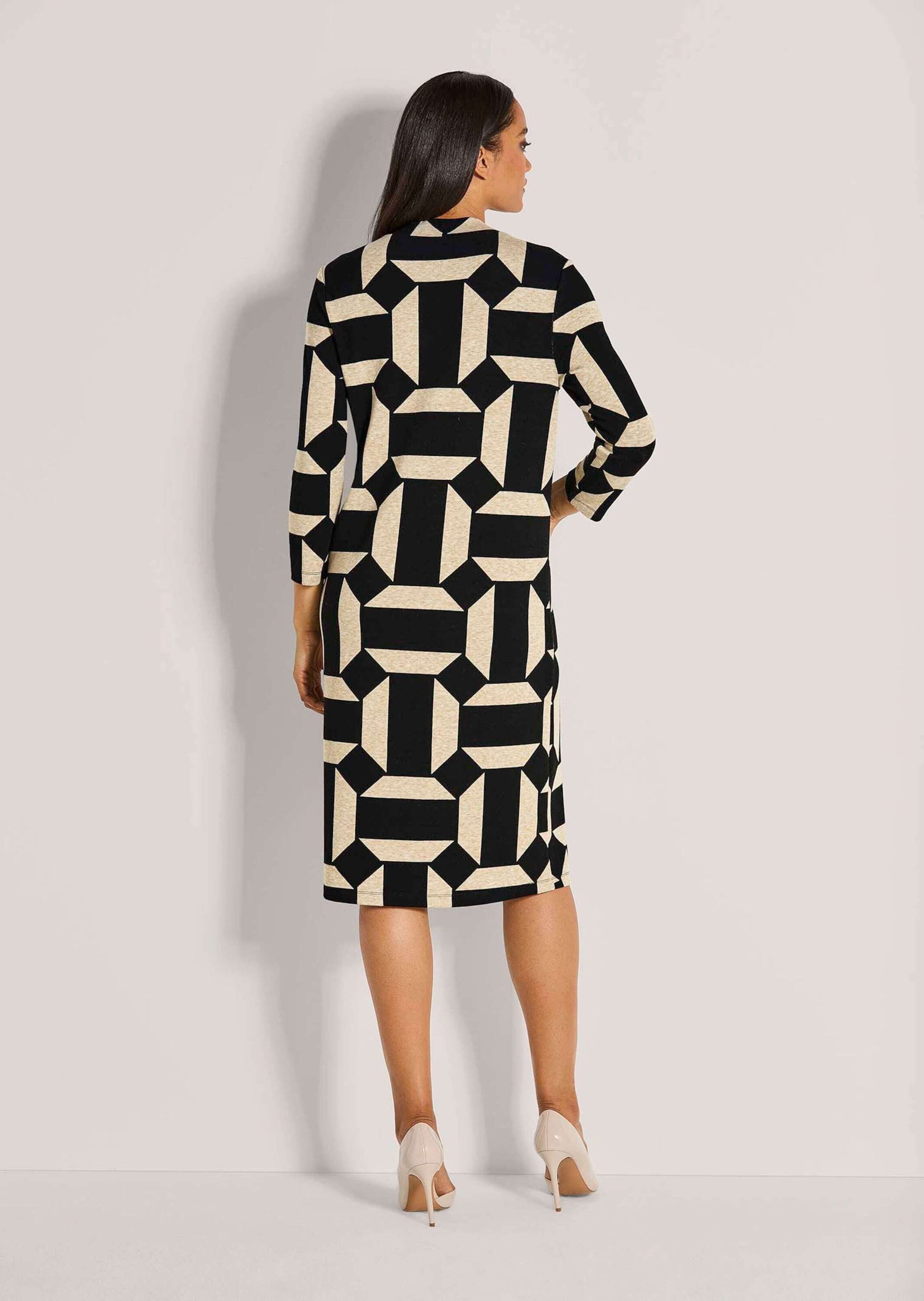 MADELEINE Jerseykleid Elegantes Kleid mit Grafik-Print Sanft tailliert mit Stehkragen, langen Ärmeln und Taschen