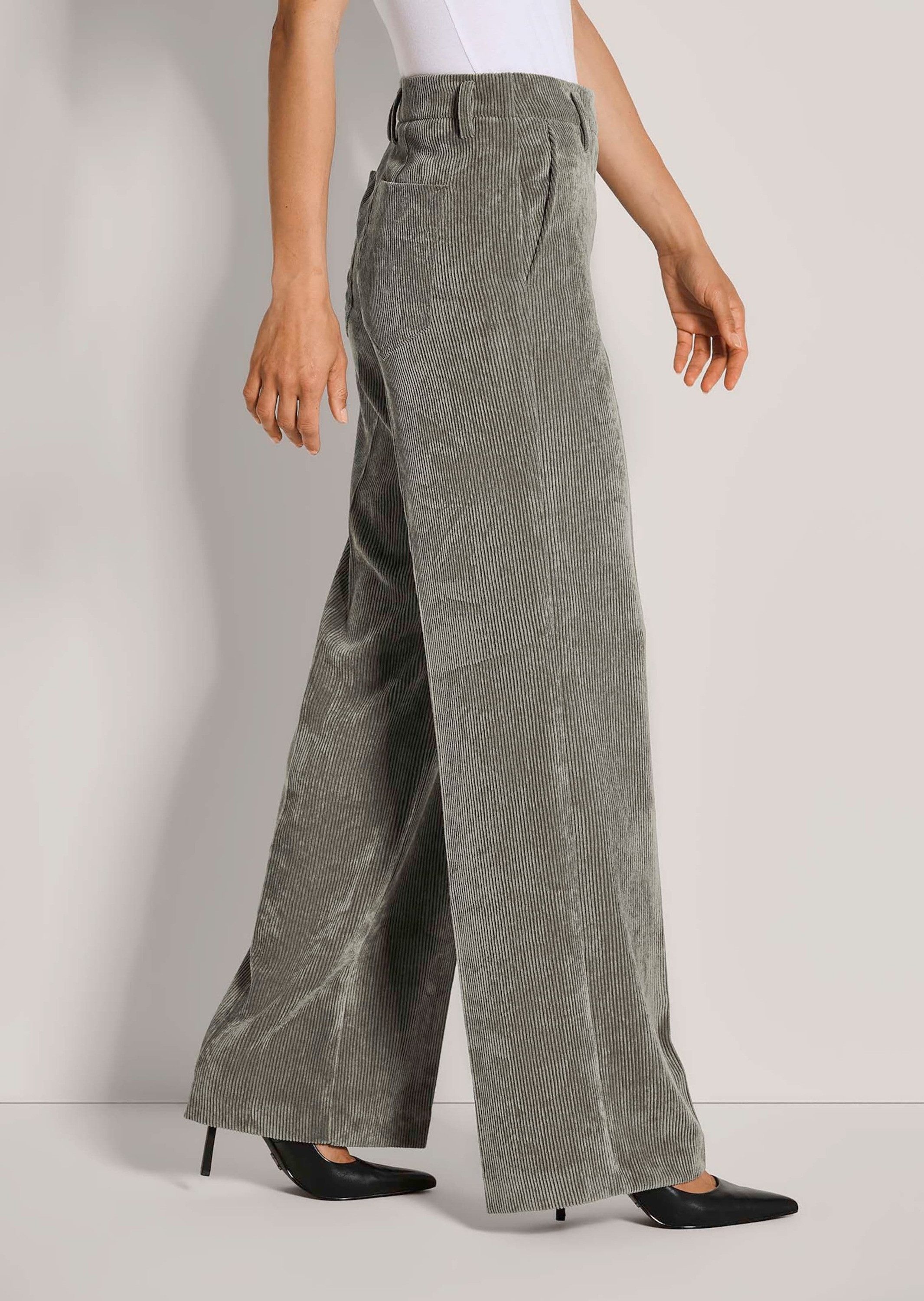 MADELEINE Cordhose Weite Cordhose mit Bügelfalten Modische Cordhose mit Stretch und Gürtelschlaufen