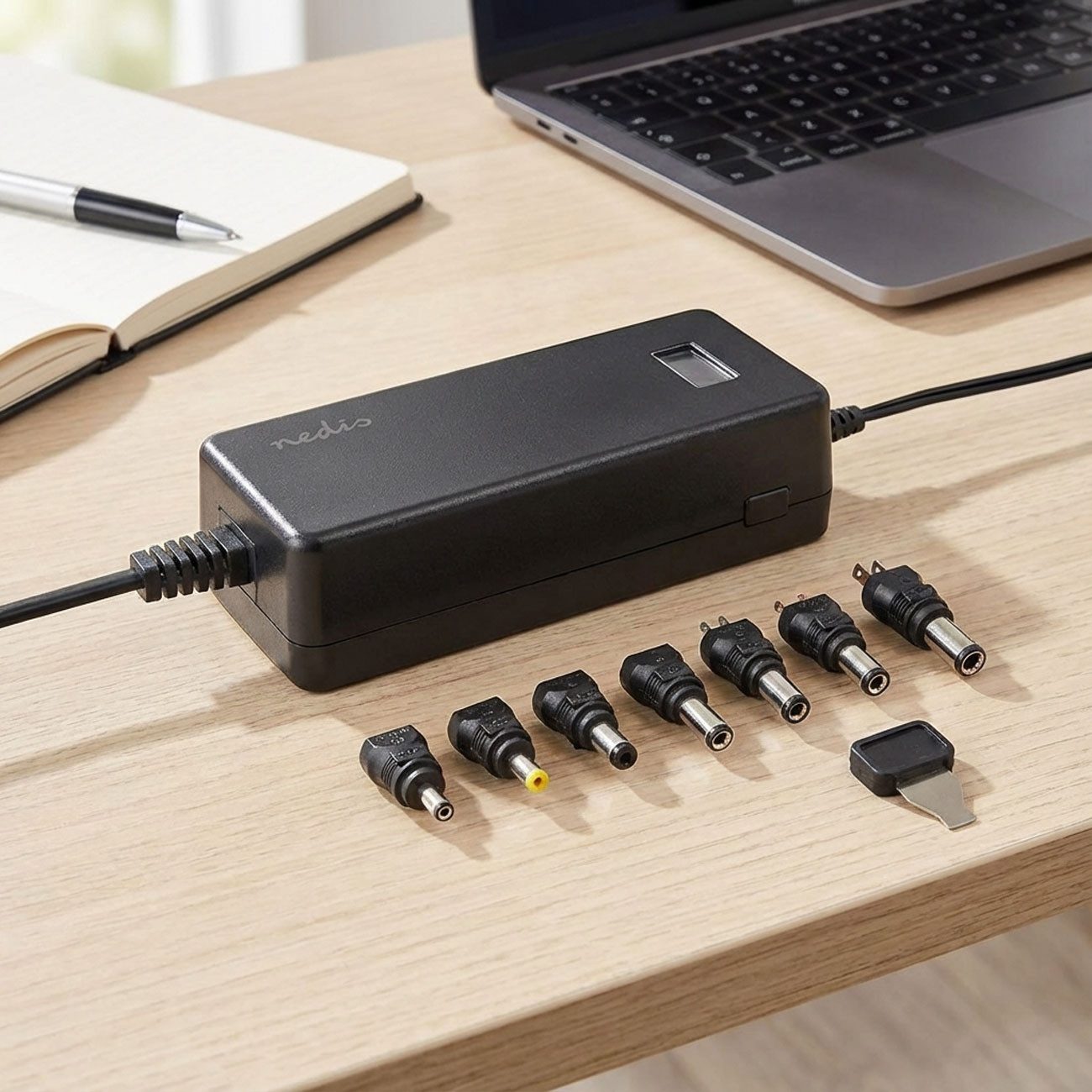 Nedis Universal-Netzteil (5-24 V) mit 7 Steckern & 36 W für Elektronik Netzteil (Manuelle Wahl der Ausgangspannung 5 - 24 V)