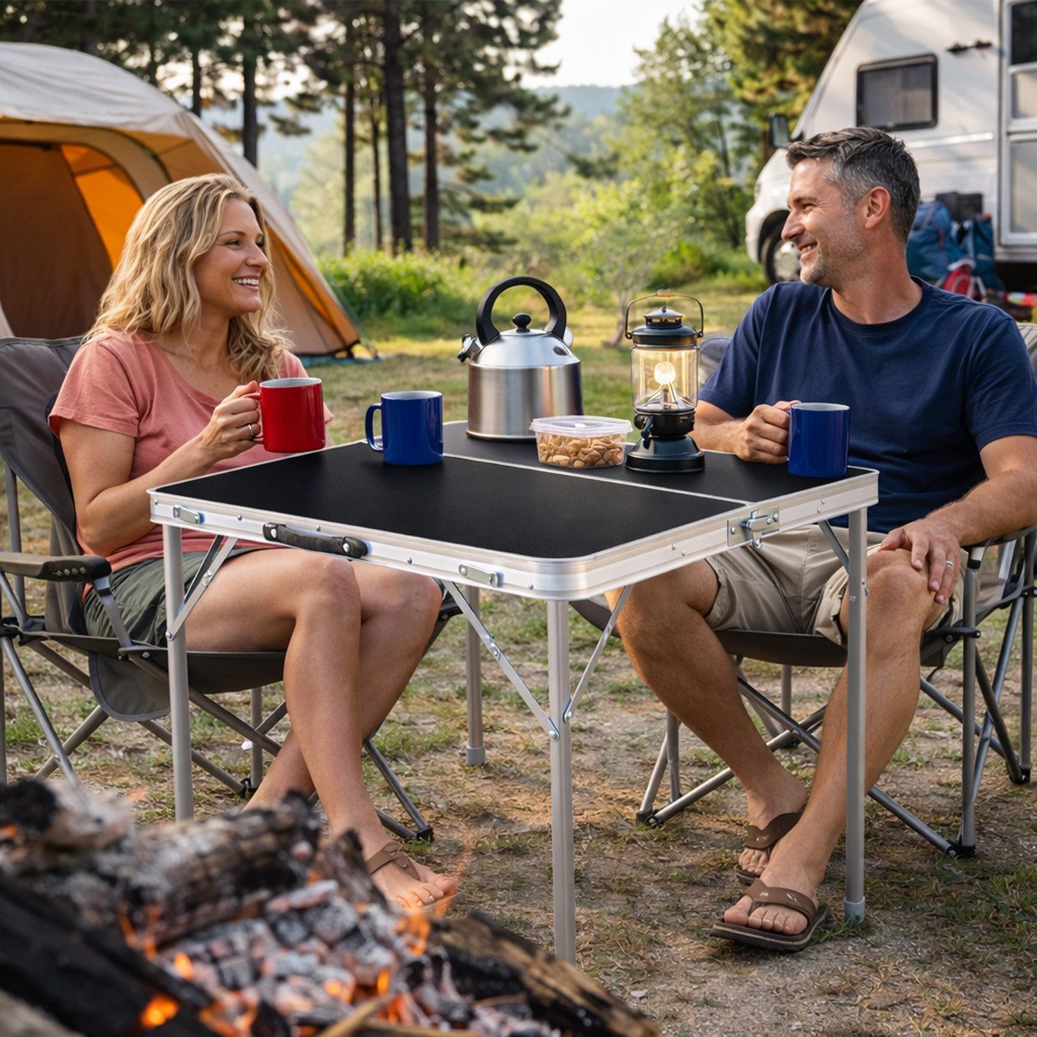Mojawo Campingtisch XL Campingtisch schwarz klappbar mit Tragegriff Alu 80x80x70cm