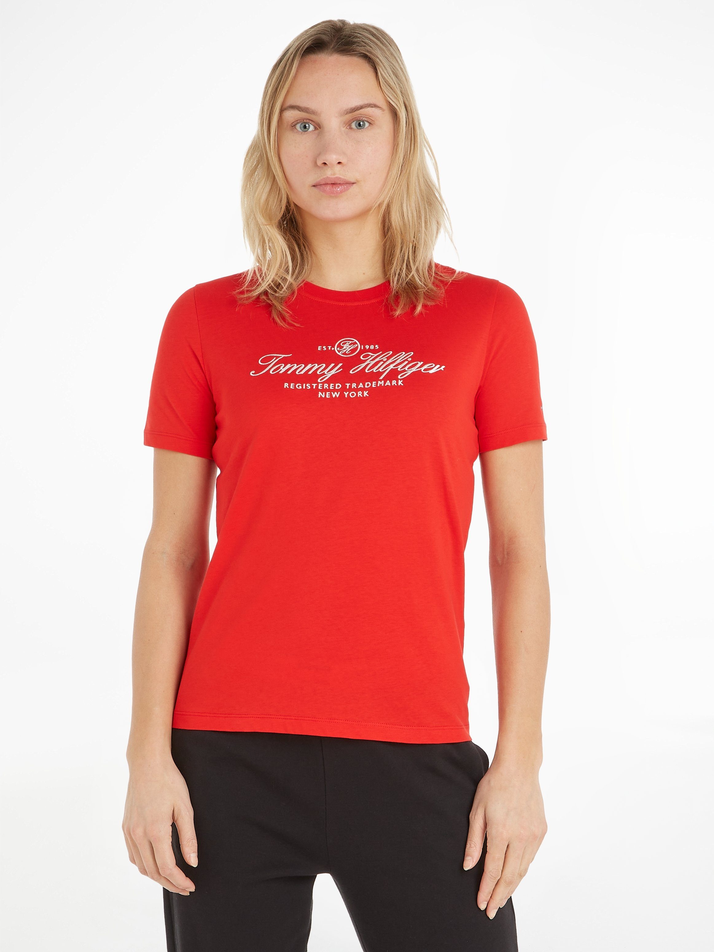 Tommy Hilfiger T-Shirt REG HILFIGER SCRIPT C-NK SS mit dezentem Markenlabel auf dem Ärmelabschluss