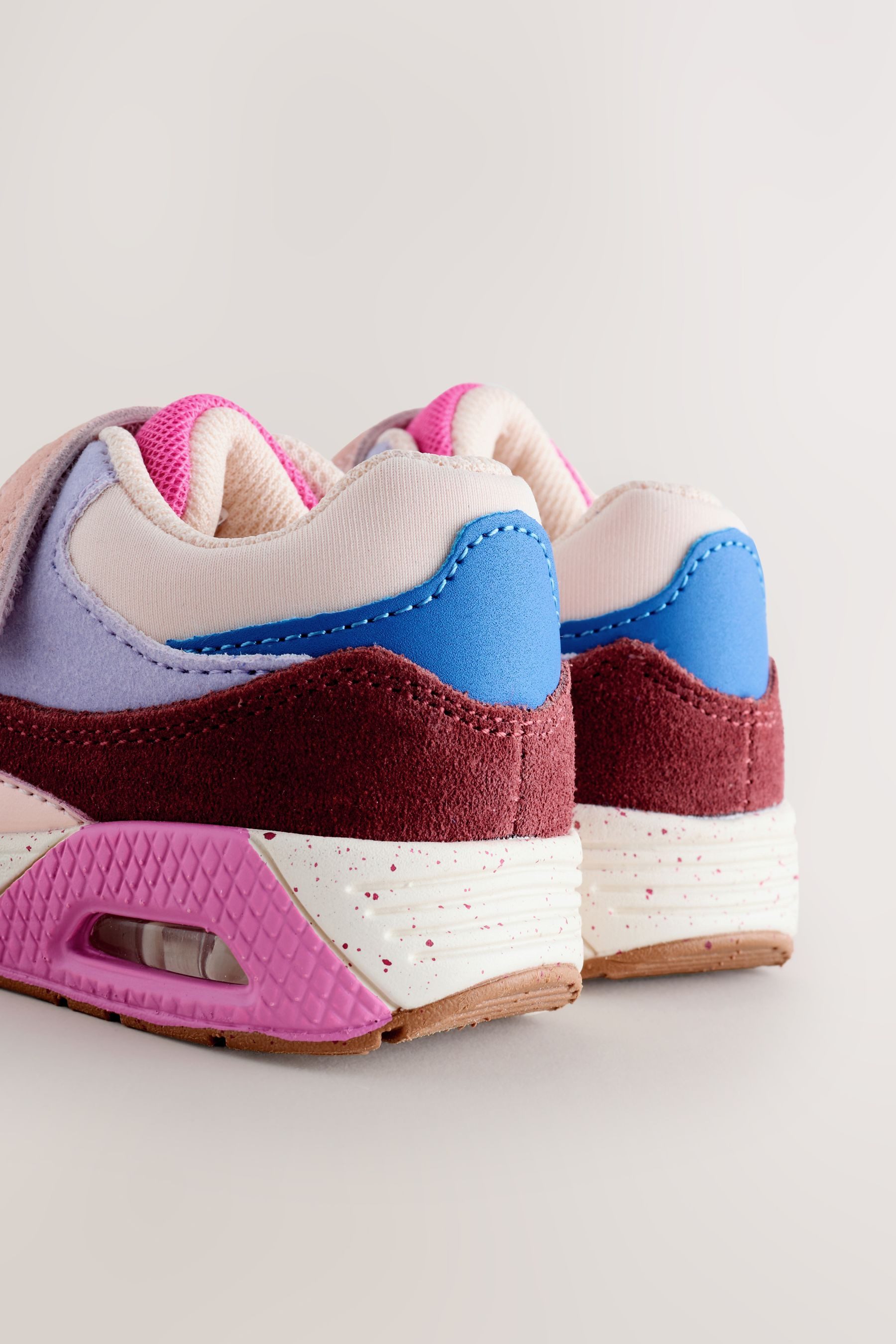 Next Robuste Sneaker mit elastischen Schnürsenkeln Sneaker (1-tlg)