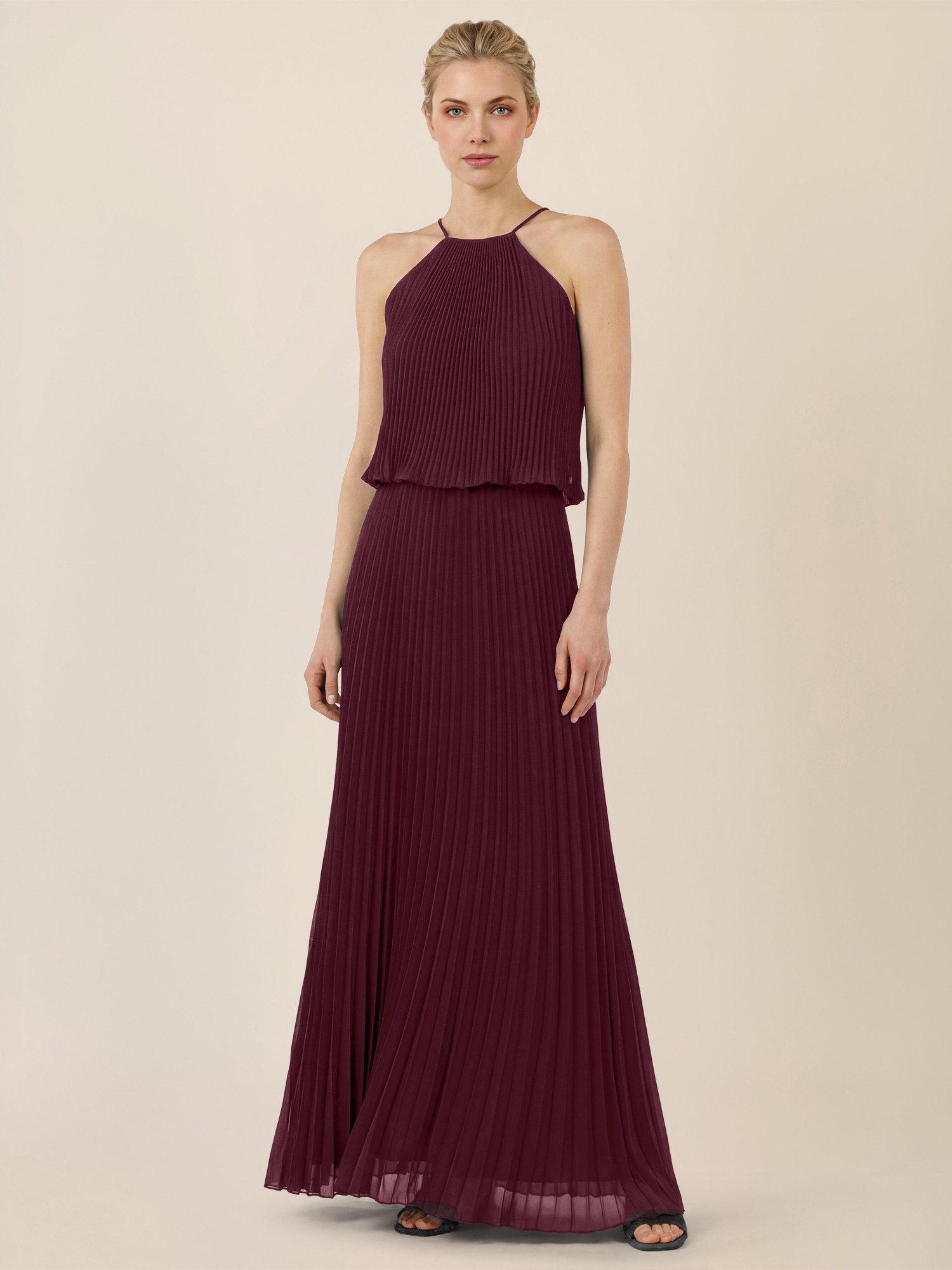 Apart Chiffonkleid mit Neckholder