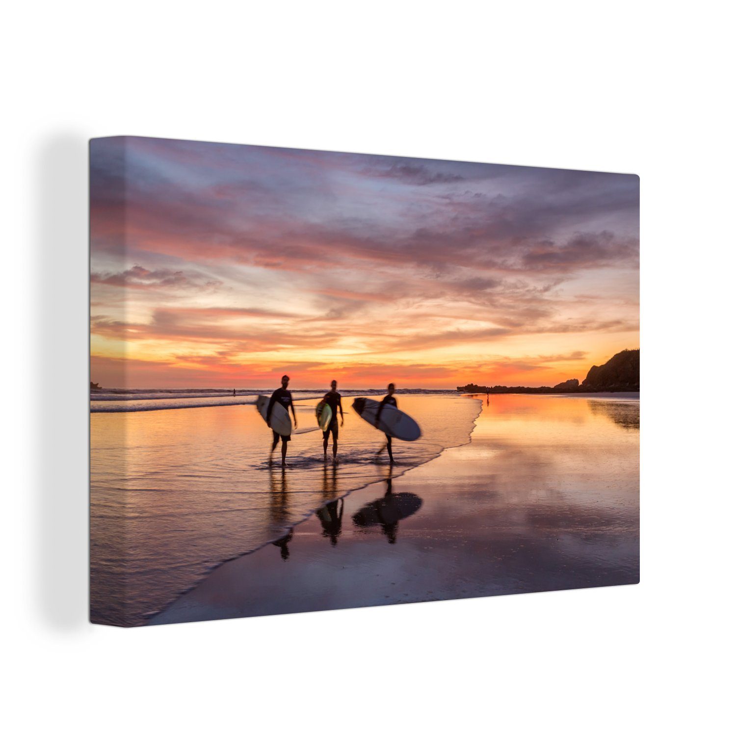 OneMillionCanvasses® Leinwandbild Drei Surfer bei Sonnenuntergang, (1 St), Wandbild Leinwandbilder, Aufhängefertig, Wanddeko, 30x20 cm
