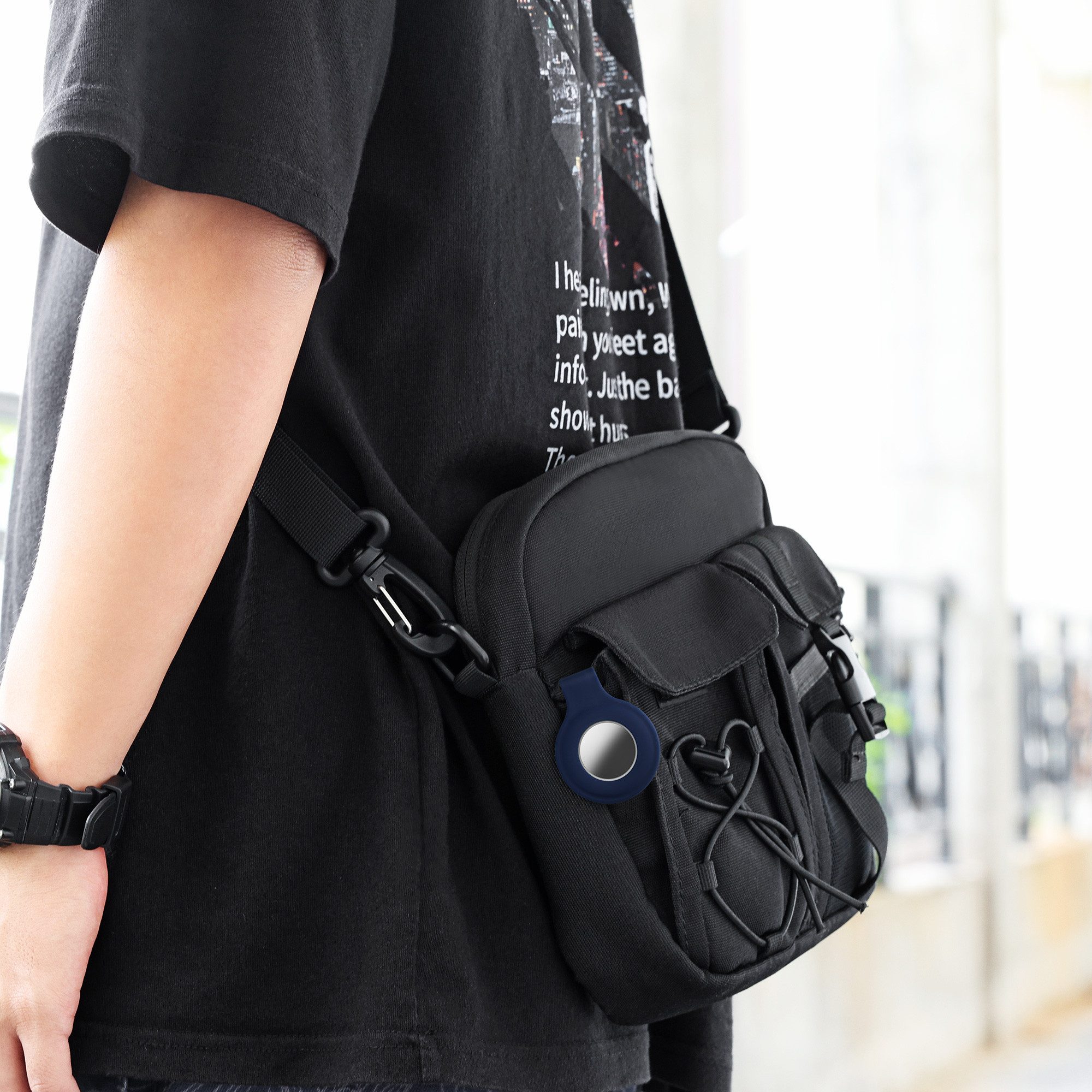 kwmobile Clip Halter für Apple AirTag - Case für Air Tag Silikon Smartwatch, 1-tlg., Hülle Tracker Schutzhülle - Klemm Halter Holder