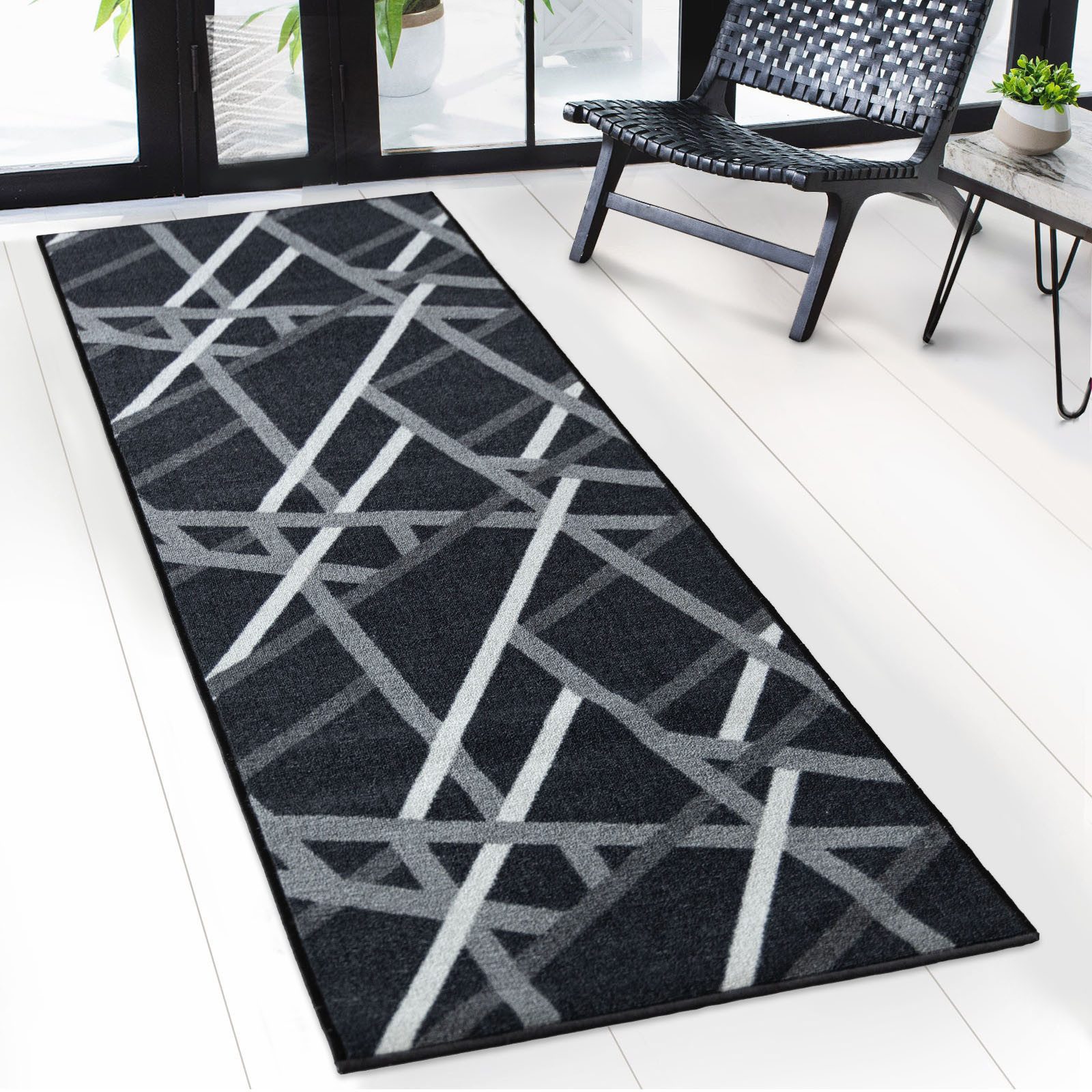Floordirekt Läufer Printed, modernes Streifen Design, strapazierfähiger Flur Läufer, Rechteckig, rutschfeste Rückseite, für Flur, Küche & Eingang, Schwarz - 67x100 cm
