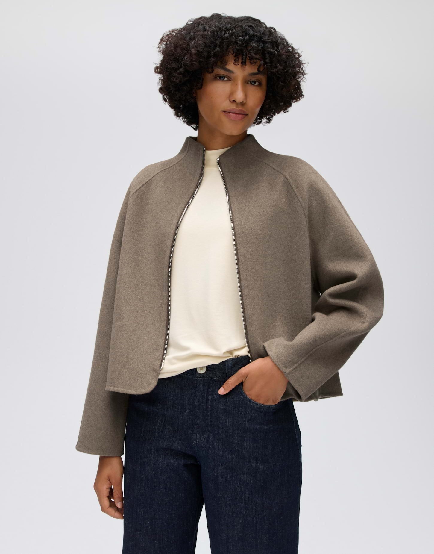 OPUS Wolljacke Helisu aus pflegeleichtem Material Gerader Schnitt mit Raglanärmeln und Zwei-Wege-Zipper