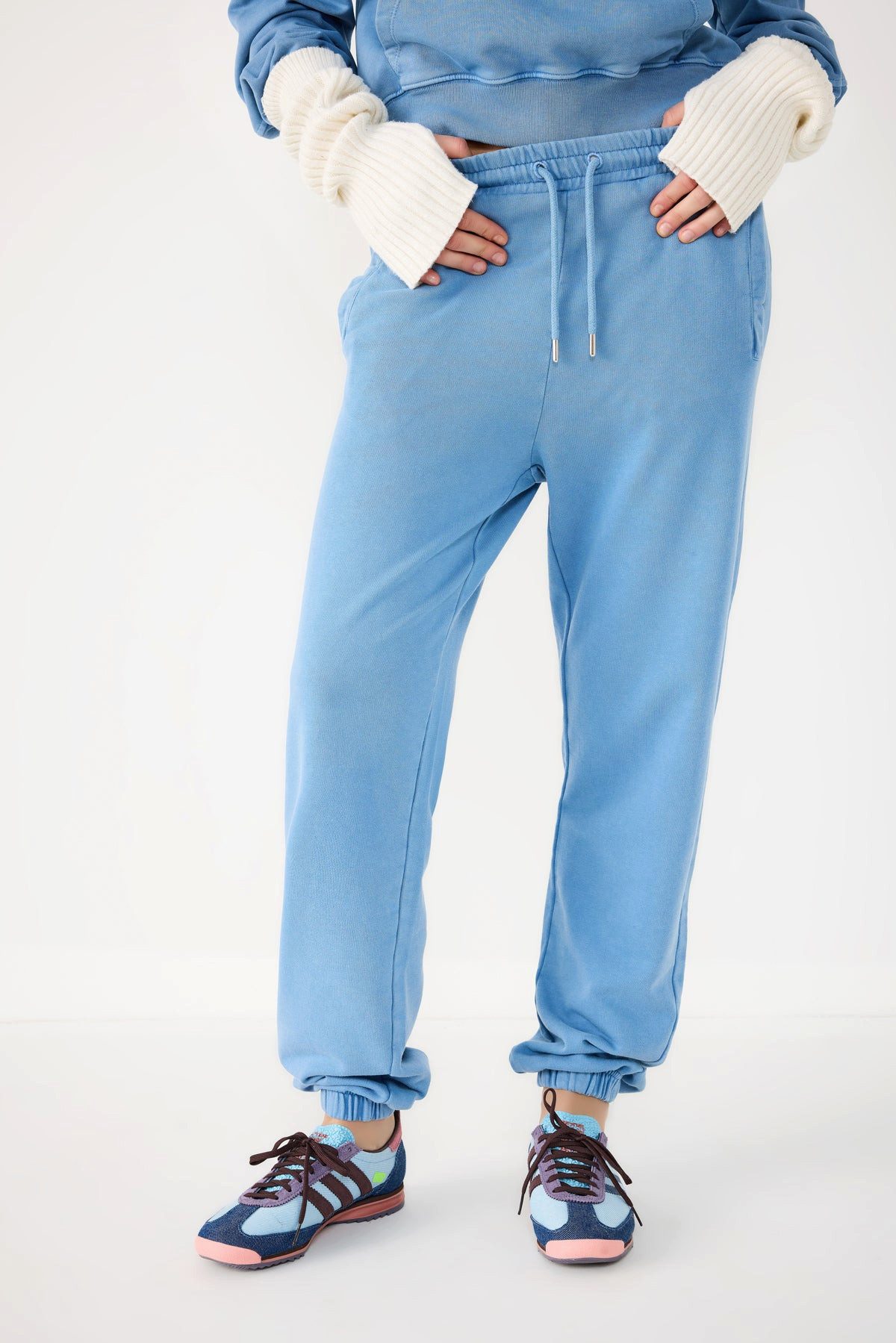 No Matter What Sweatponcho Jogginghose mit elastischem Bund