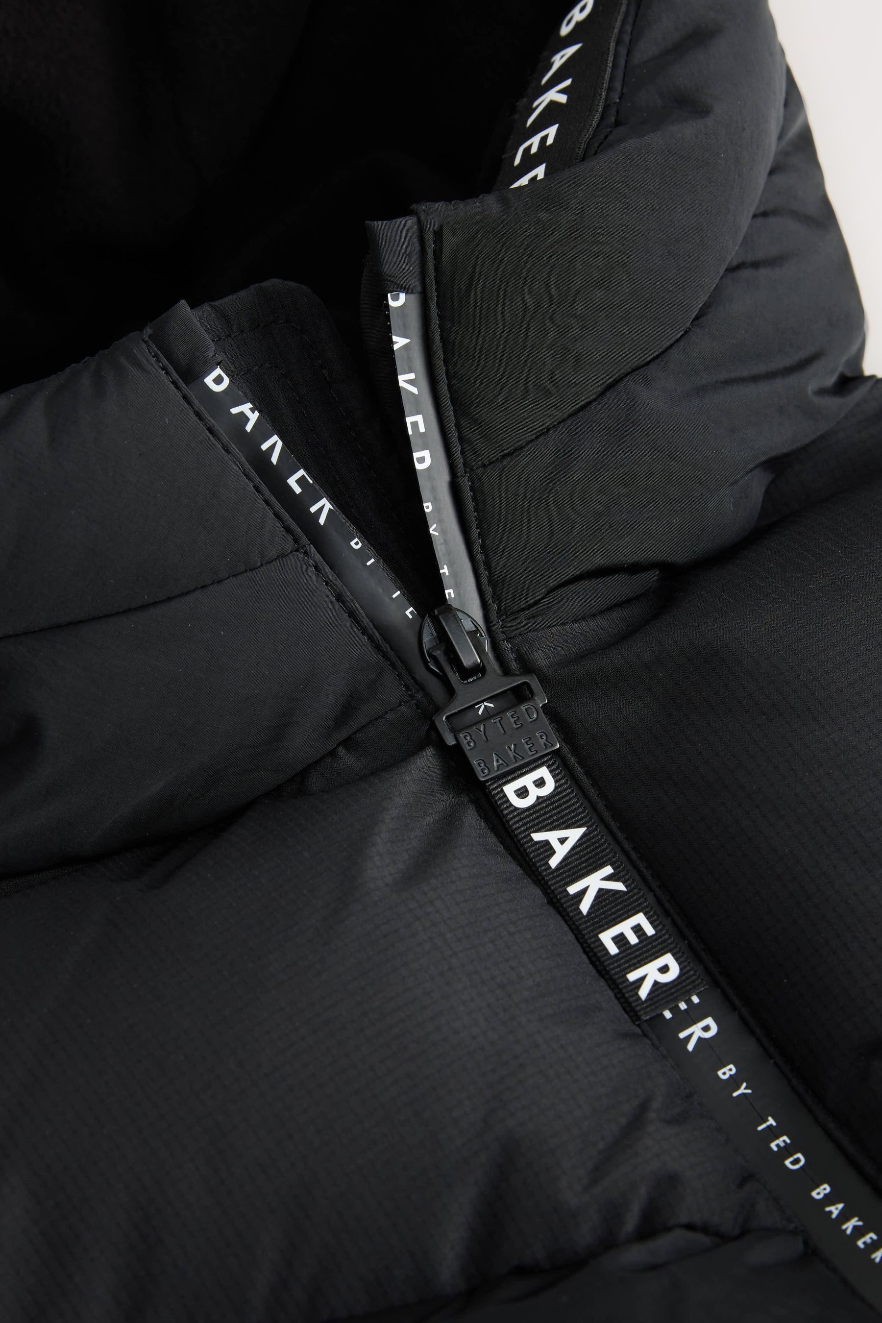 Baker by Ted Baker Steppmantel Baker by Ted Baker Wasserabweisender Steppmantel (1-tlg)