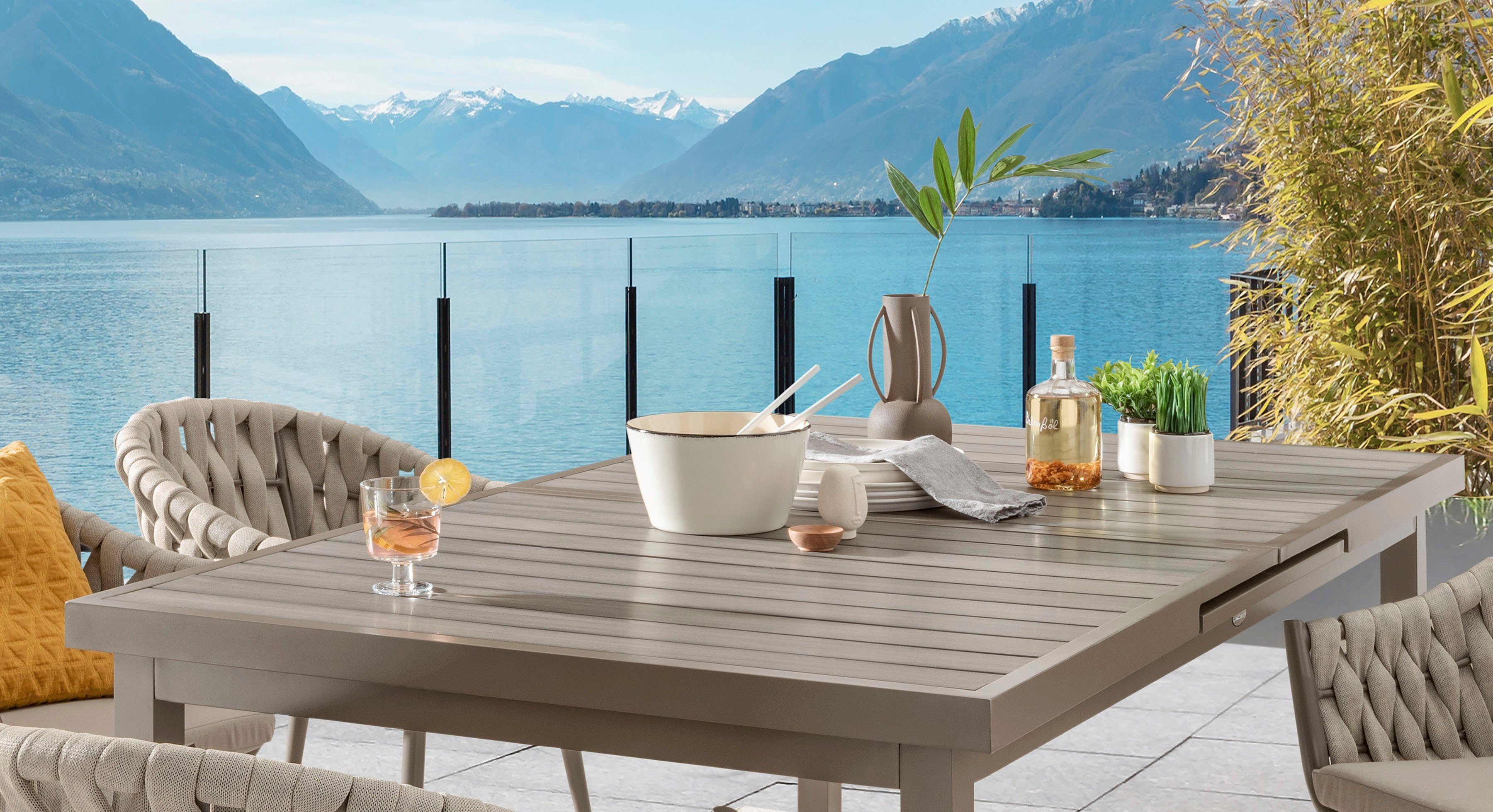 Destiny Garten-Essgruppe MOLINO IMOLA 4 Se + Ausziehtisch 165/ 215x100cm, taupe, (Set, 5-tlg., 4 Stapelsessel inkl. Sitzkissen, 1 Tisch mit Synchronauszug), Alu – Bild 3 von 5