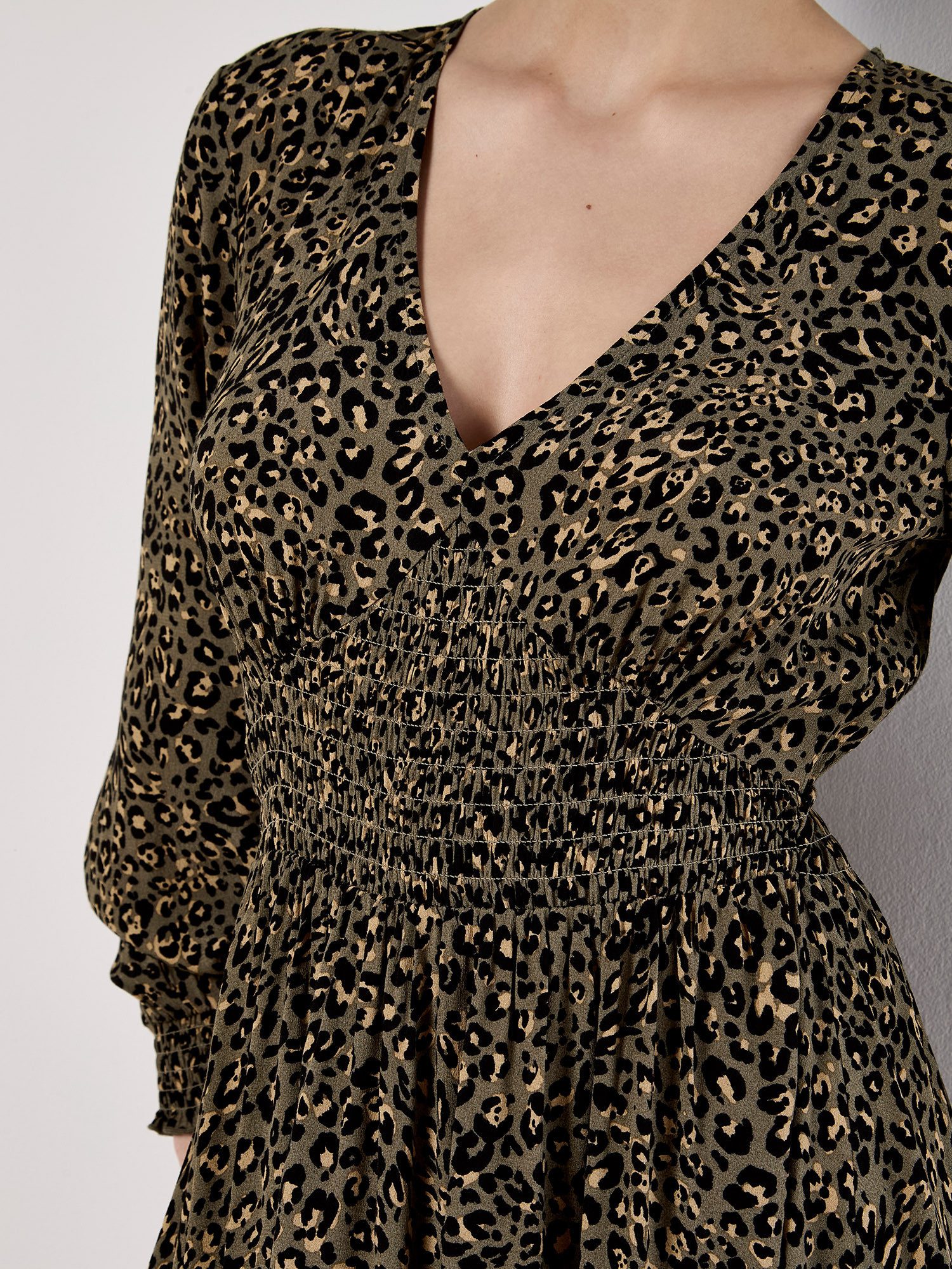 Apricot Minikleid gemustertes Kleid mit Smokdetails