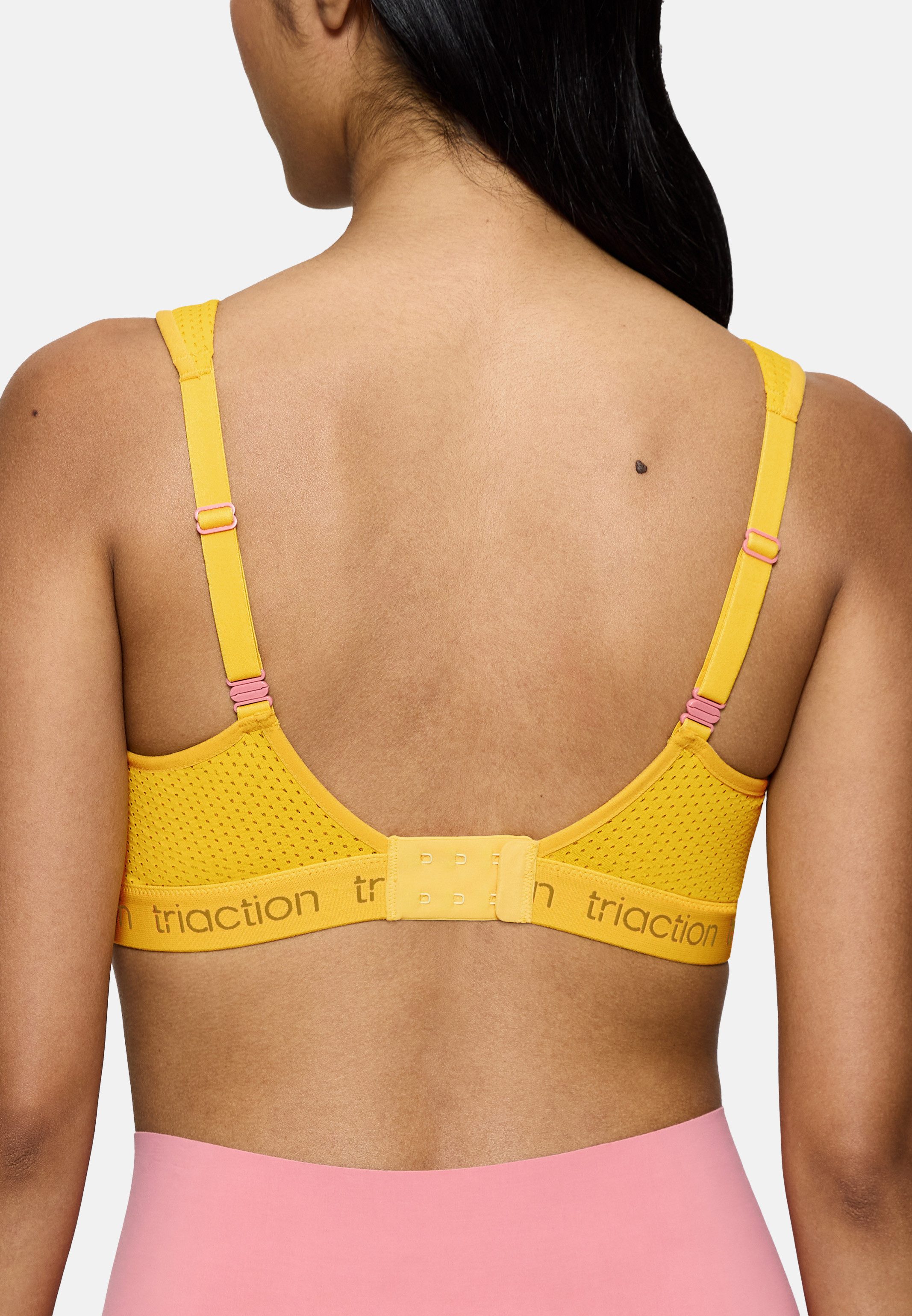 triaction by Triumph Sport-BH Energy Lite N (1-tlg) Sport-BH - Atmungsaktiv - Weiche Spacer-Cups ohne Bügel