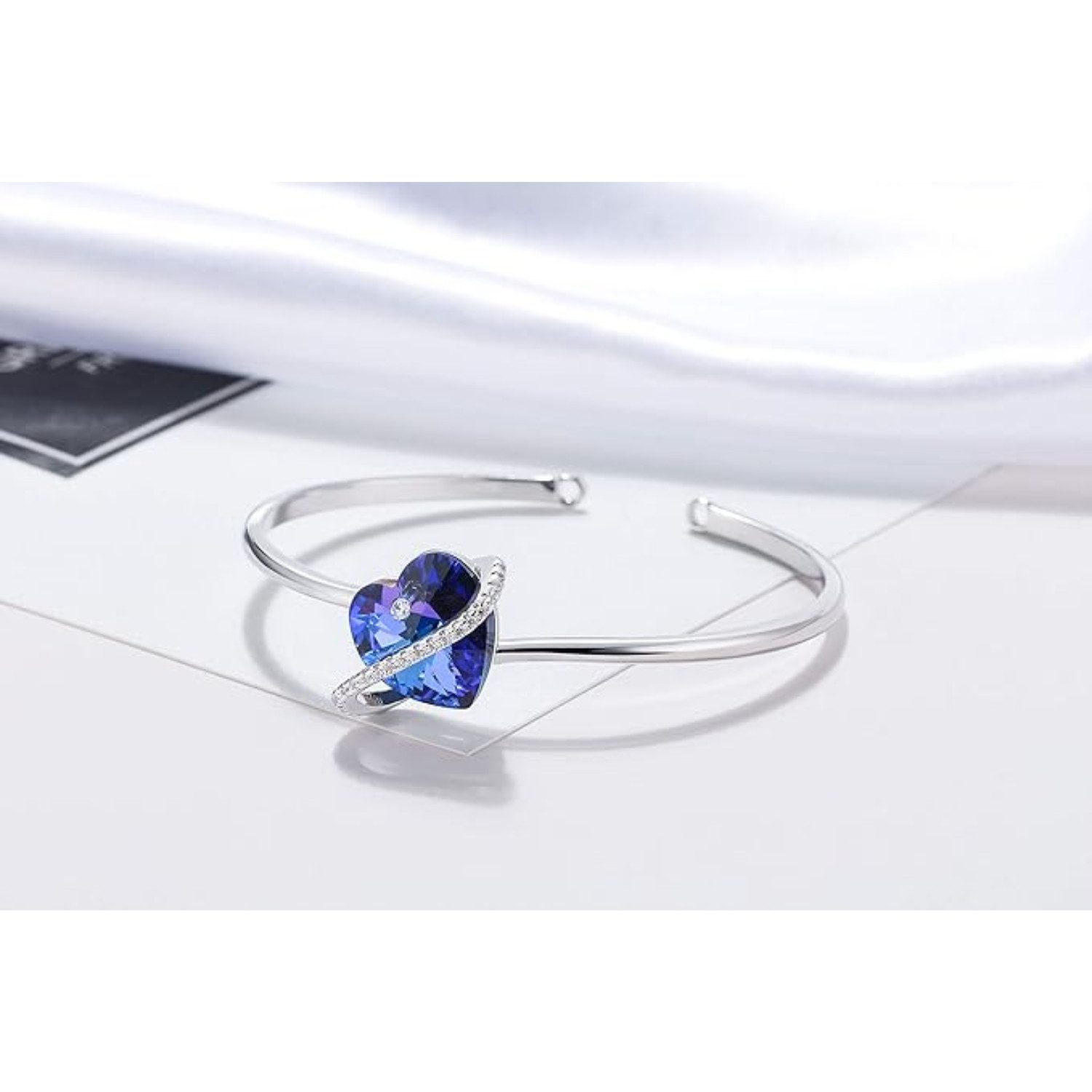 Lisandra Scott Armreif verstellbar mit funkelnden Herz Stein Kristallen - A günstig online kaufen