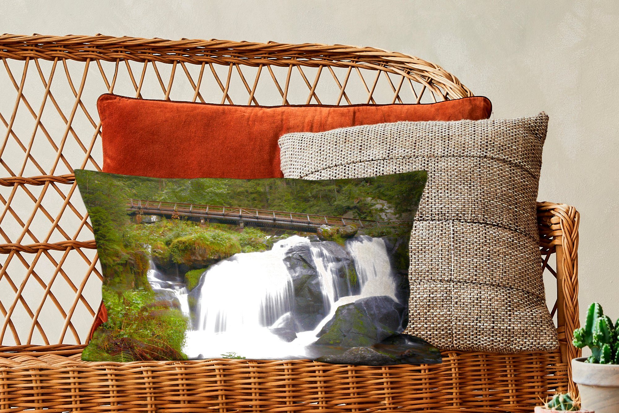 in MuchoWow Füllung, Deutschland, im Dekokissen Zierkissen, Wohzimmer Schlafzimmer Dekokissen mit Dekoration, Schwarzwald Wasserfall
