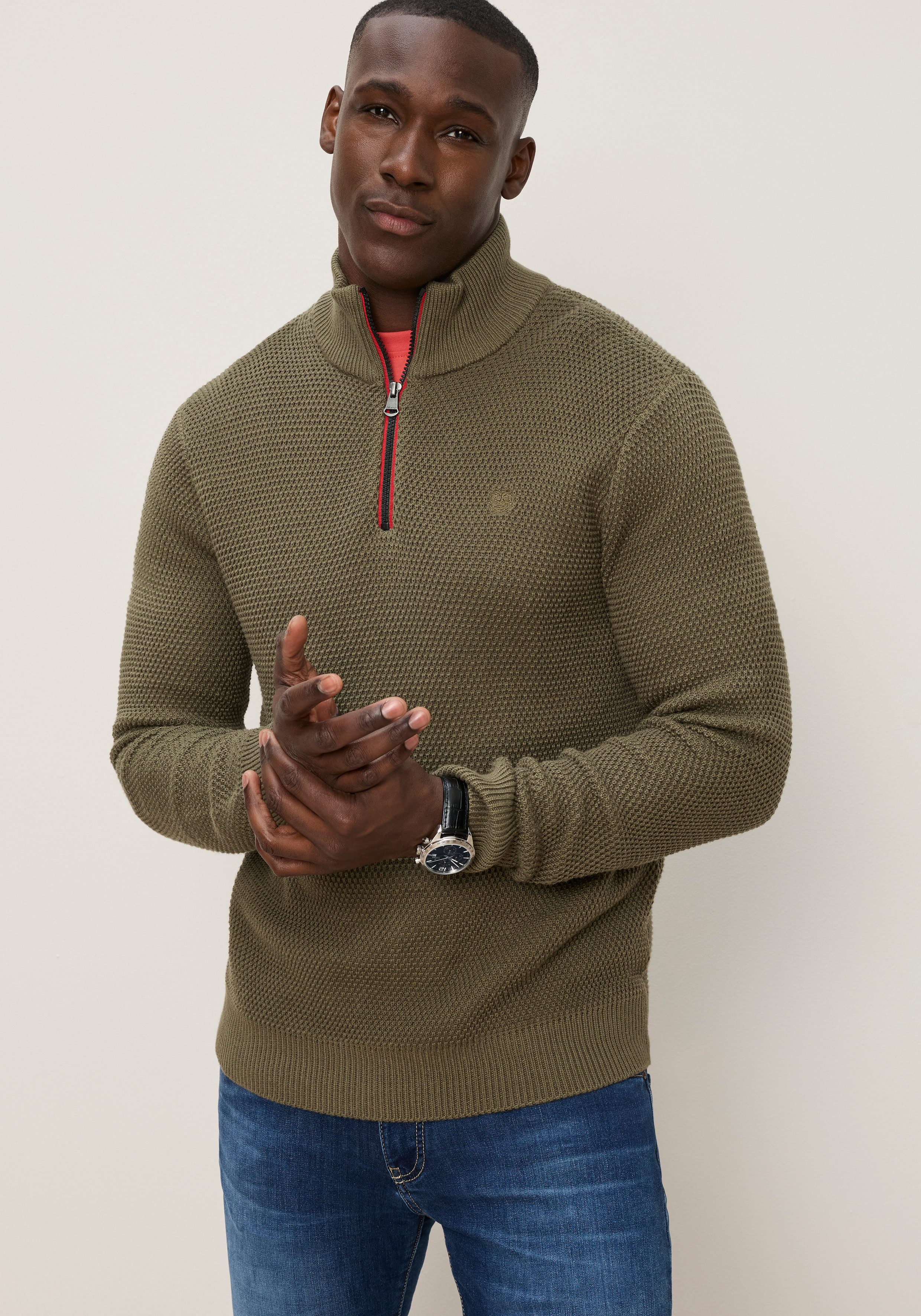 DELMAO Troyer Neue Kollektion! Highlight Kontrast- Reißverschluß aus Strickmaterial, Regular Fit, mit Label-Applikation