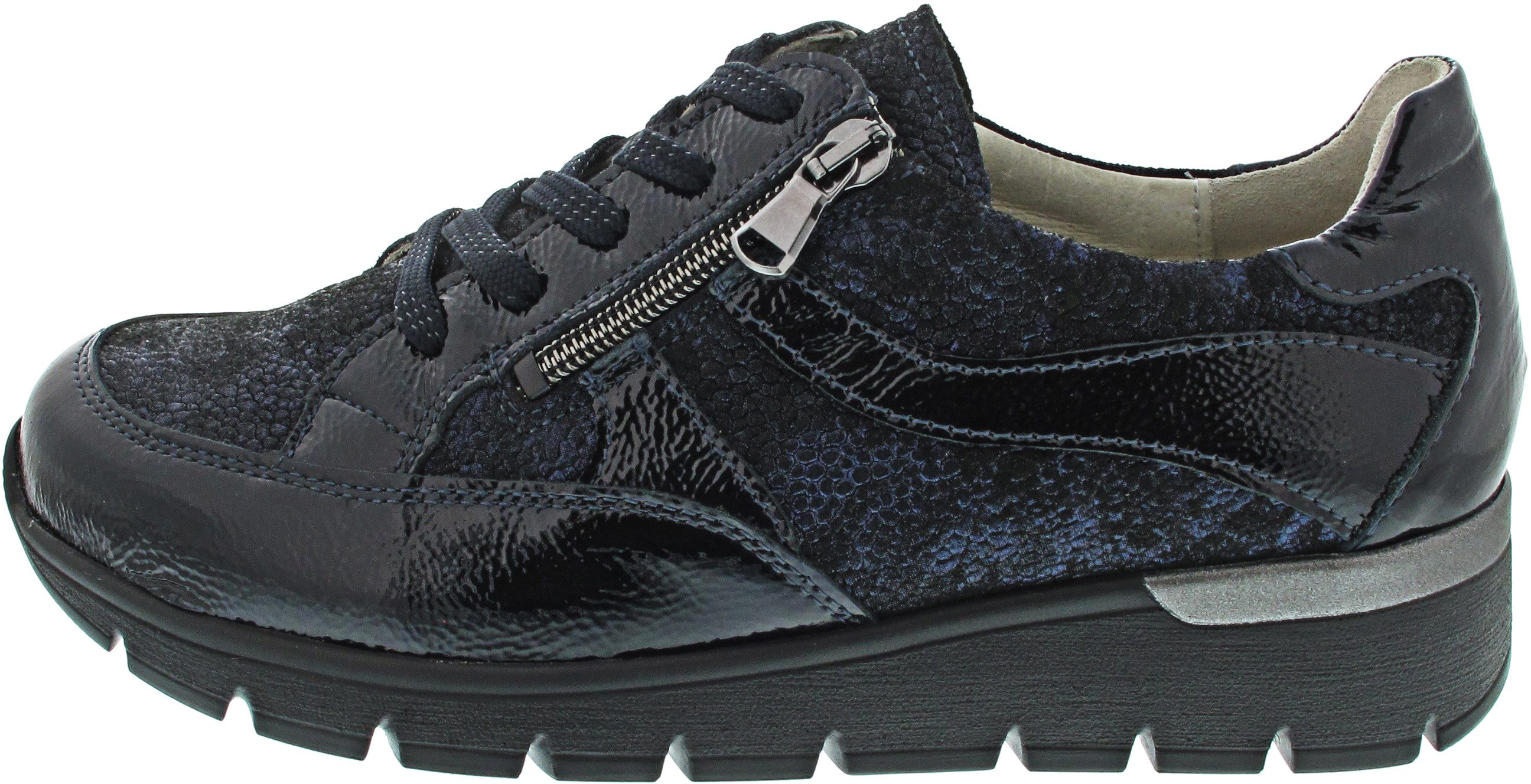 Schnürschuh