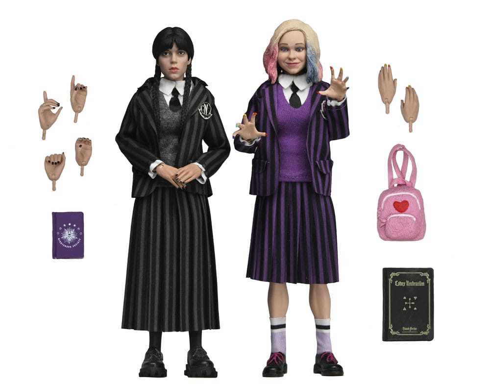 NECA Actionfigur Wednesday Addams and Enid Clothed Actionfiguren Nevermore Uniform