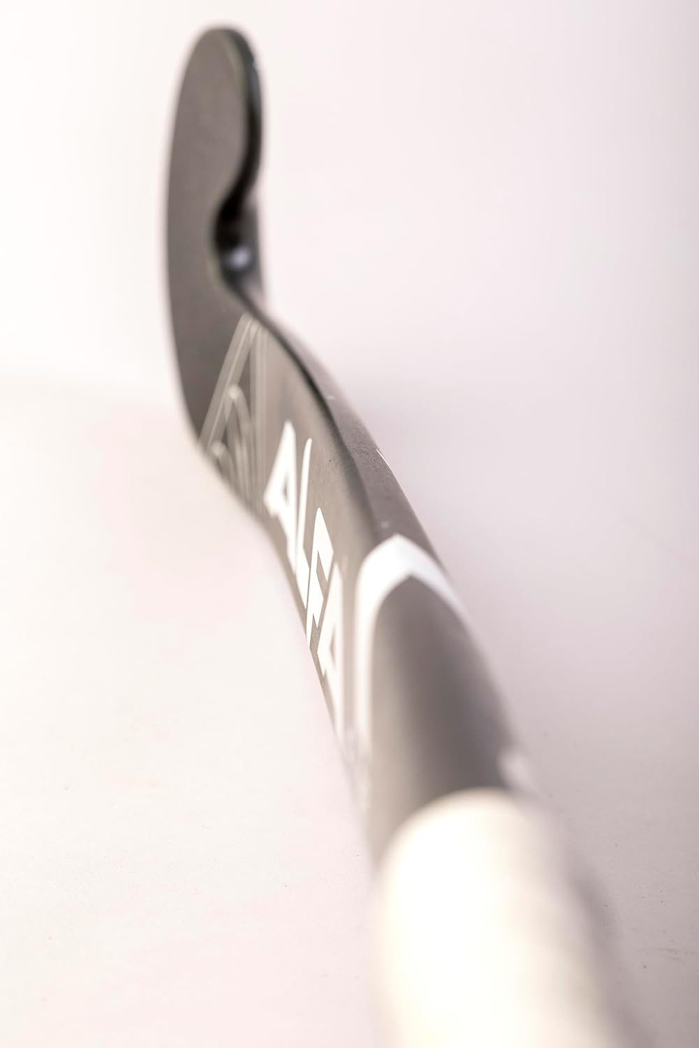 ALFA Eishockeyschläger AX-9 Hockeyschläger 36,5" Kupfer 95 % Carbon Kevlar High Power (Senior Composite Feldhockeyschläger für Profispieler, 36,5", 95 % Carbon, 5 % Kevlar, Farbe: Kupfer, Unisex, Elite-Modell) Mehrfach-Bow-Optionen, Carbon-Layering, präzise Ballkontrolle