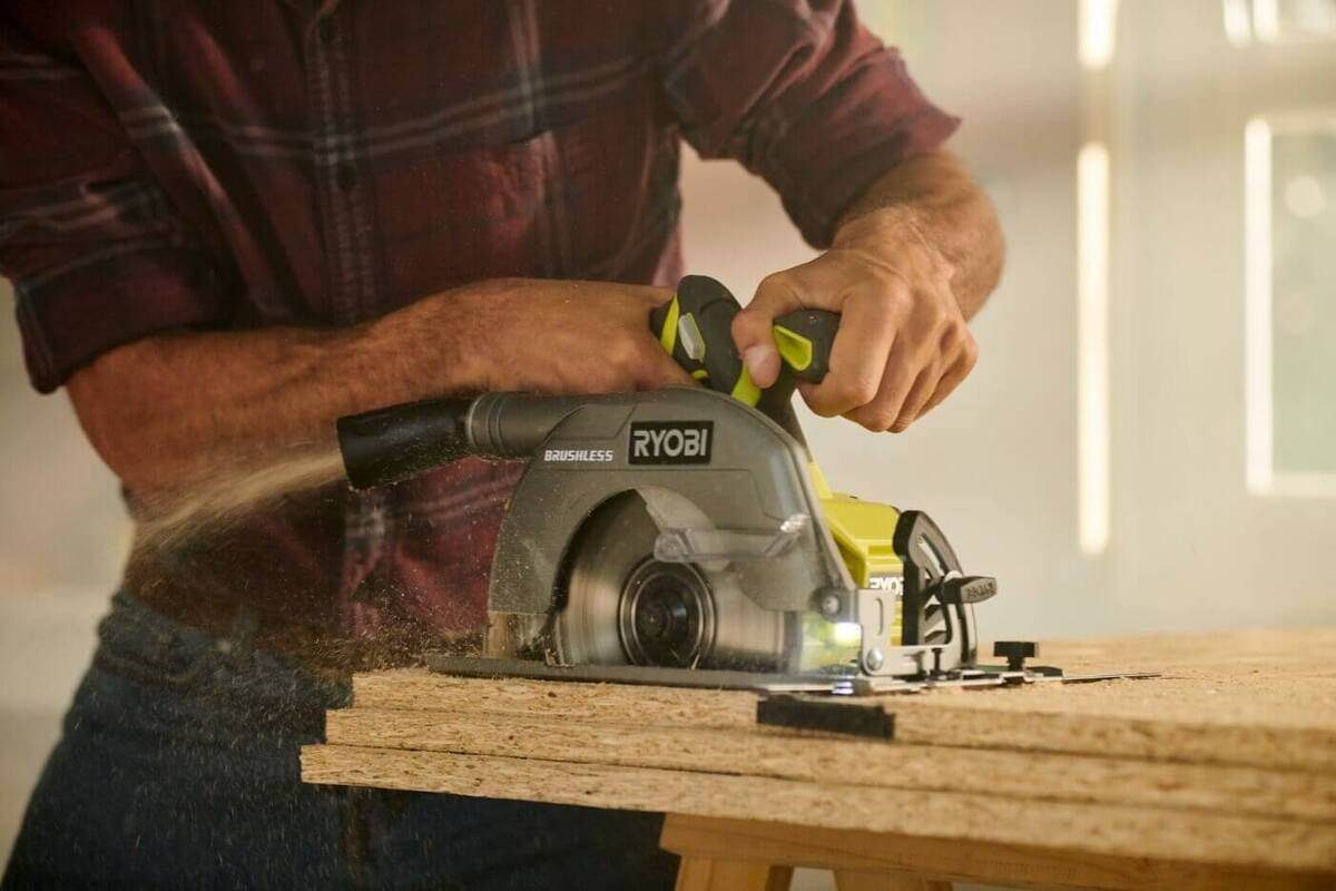 Ryobi Akku-Handkreissäge Brushless Akku-Handkreissäge ONE+ 18 günstig online kaufen