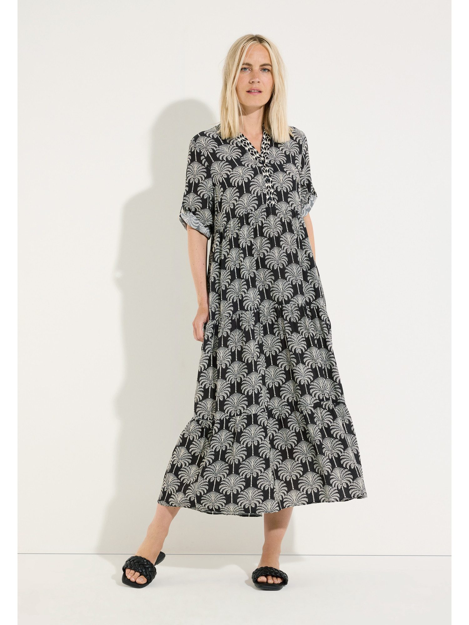 MORE&MORE Blusenkleid lässiges, fließendes Maxikleid, Palmenprint