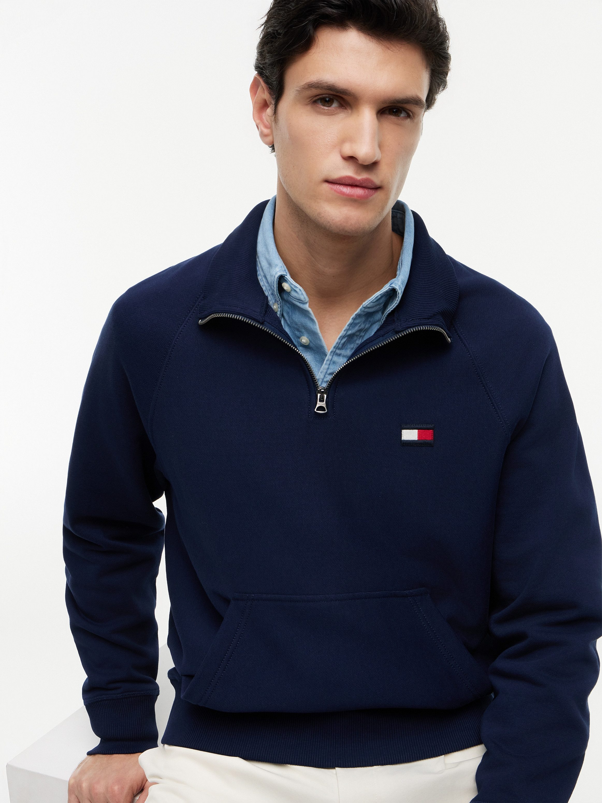Tommy Hilfiger Sweatshirt TOMMY FLAG ELEVATED 1/4 ZIP Stehkragen mit Reißverschluss