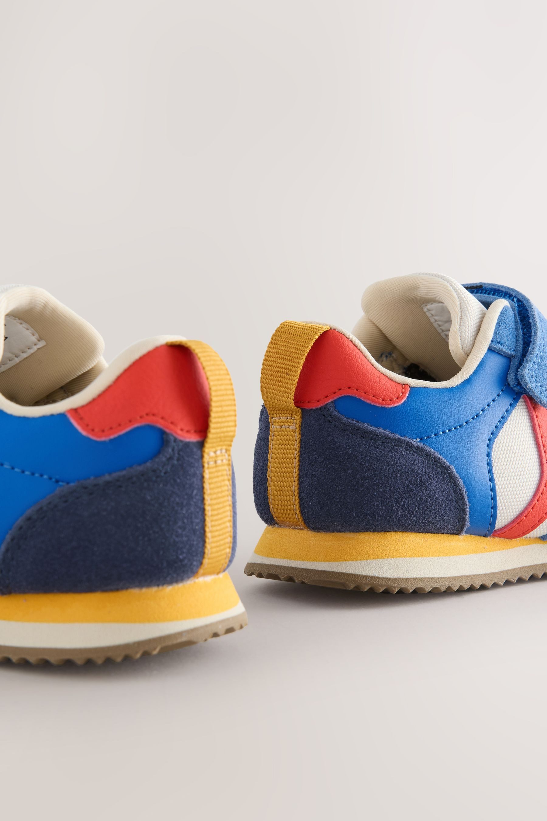 Next Turnschuhe mit zwei Klettverschlussriemen Sneaker (1-tlg)
