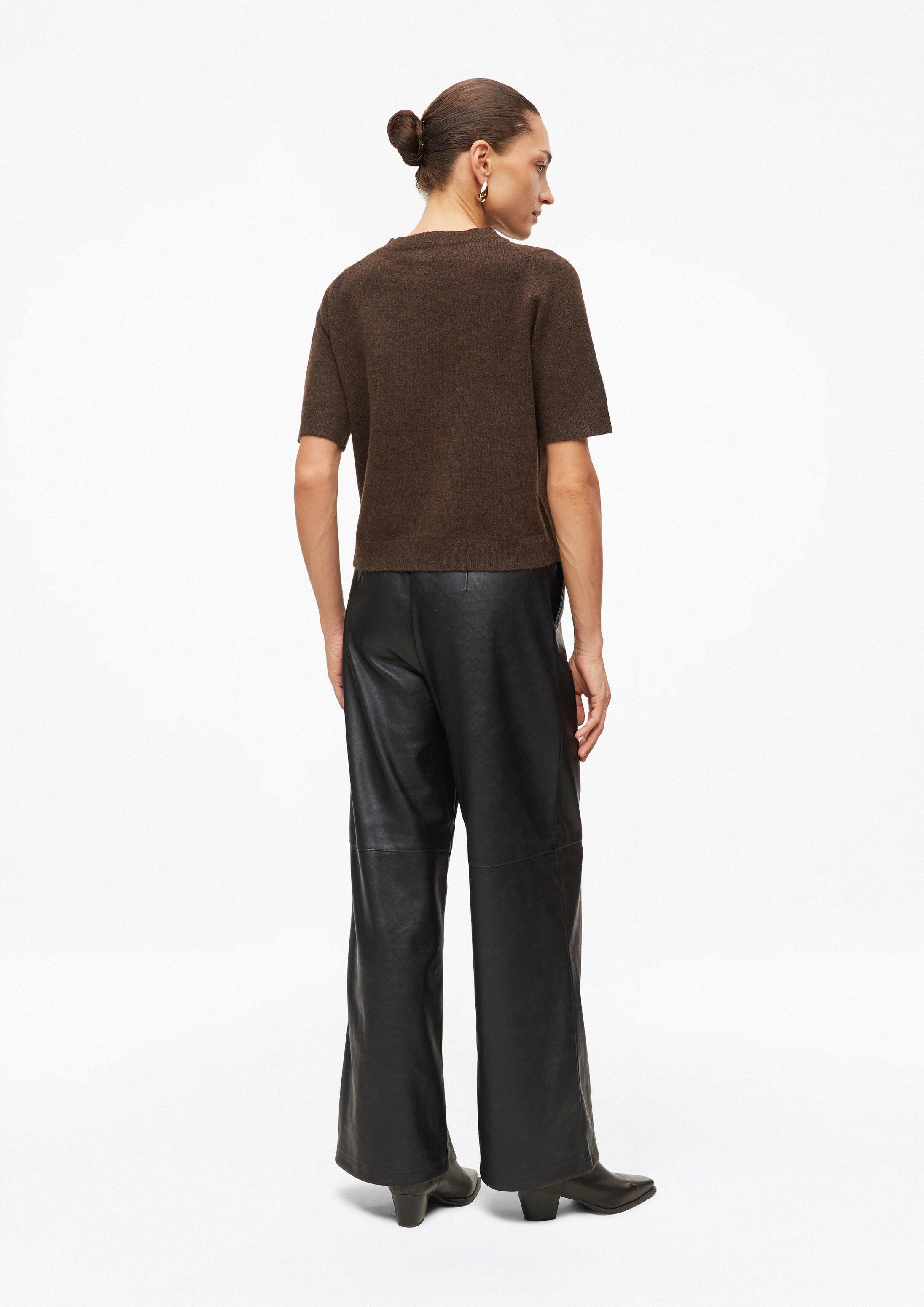 s.Oliver Chinos Hose Hose in Leder-Optik mit Elastikbund – Bild 3 von 5