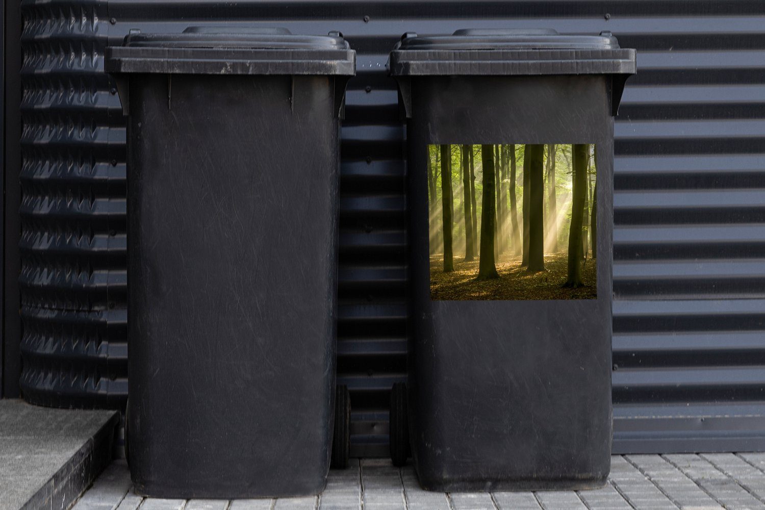 die Mülleimer-aufkleber, Die dunklen Container, scheint vielen Wandsticker Abfalbehälter Bäume Sticker, Sonne MuchoWow (1 Mülltonne, auf St),