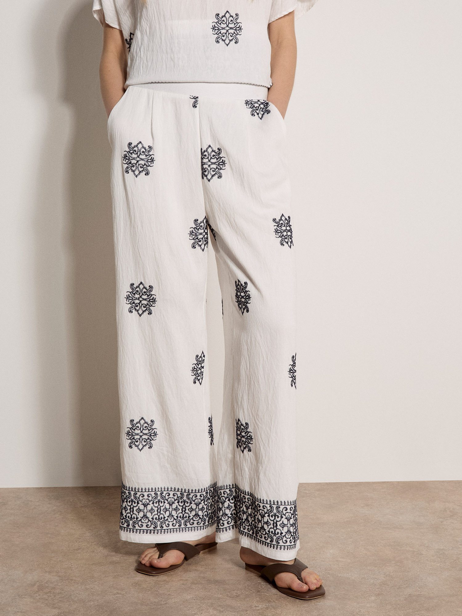 Stoffhose Weite Hose mit Paisleymuster