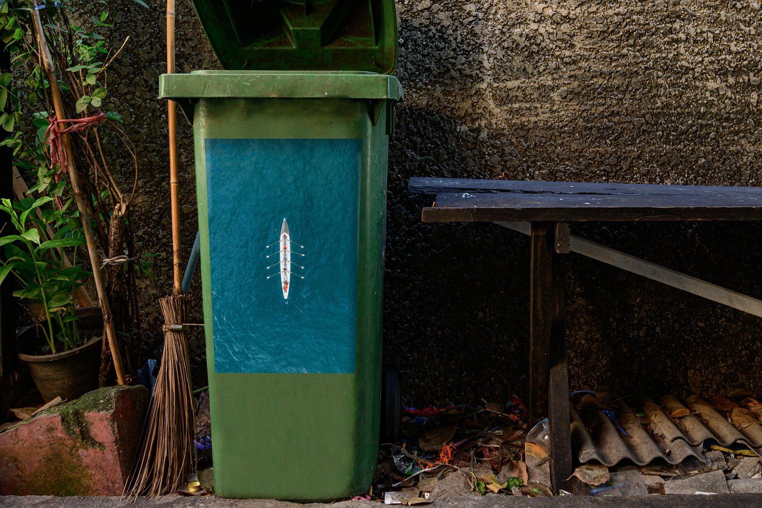 Ruderboot Container, Abfalbehälter Mülleimer-aufkleber, Wandsticker MuchoWow Vogelperspektive (1 St), Sticker, der Mülltonne, aus