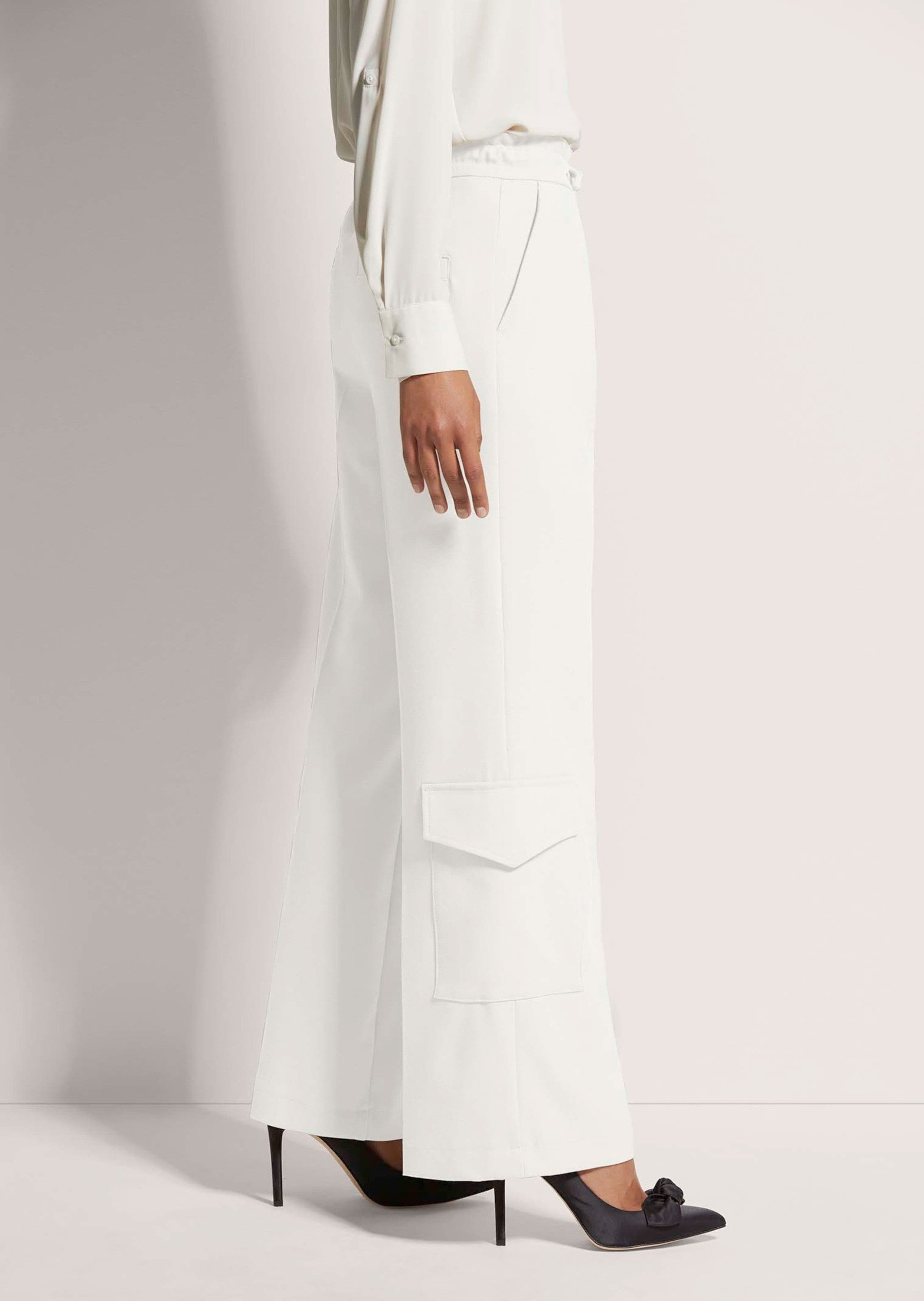 MADELEINE Cargohose Schlupfhose mit ausgestelltem Bein Uni-Design, ohne Kragen, Verschlusslos für unkomplizierten Look
