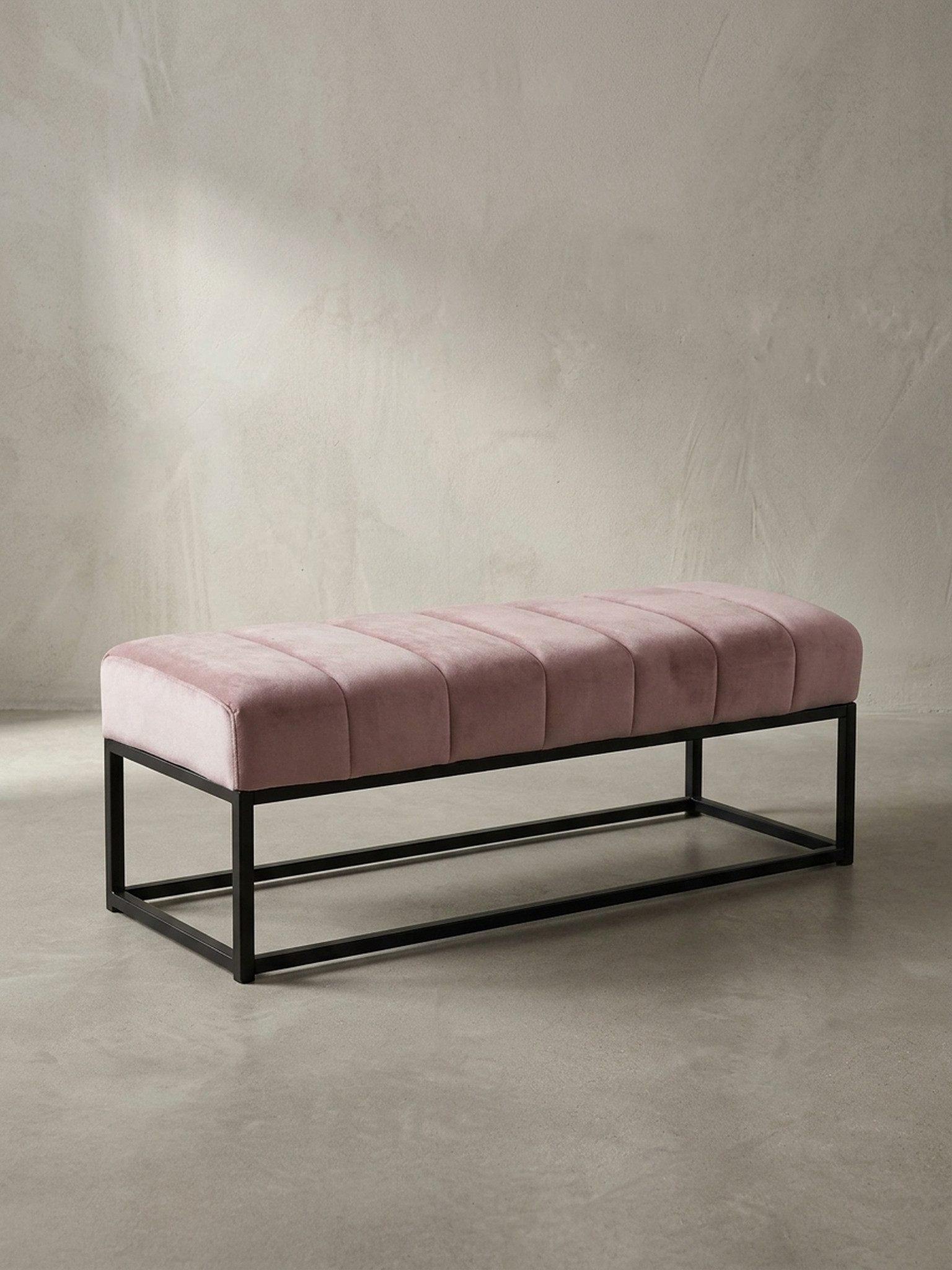 KADIMA DESIGN Sitzbank Sitzbank Samt Rosa 108x40x40 cm Flur Polsterbank mit Metallgestell (Flurbank Garderobenbank Modern), Design Bettbank Schlafzimmer Gesteppt