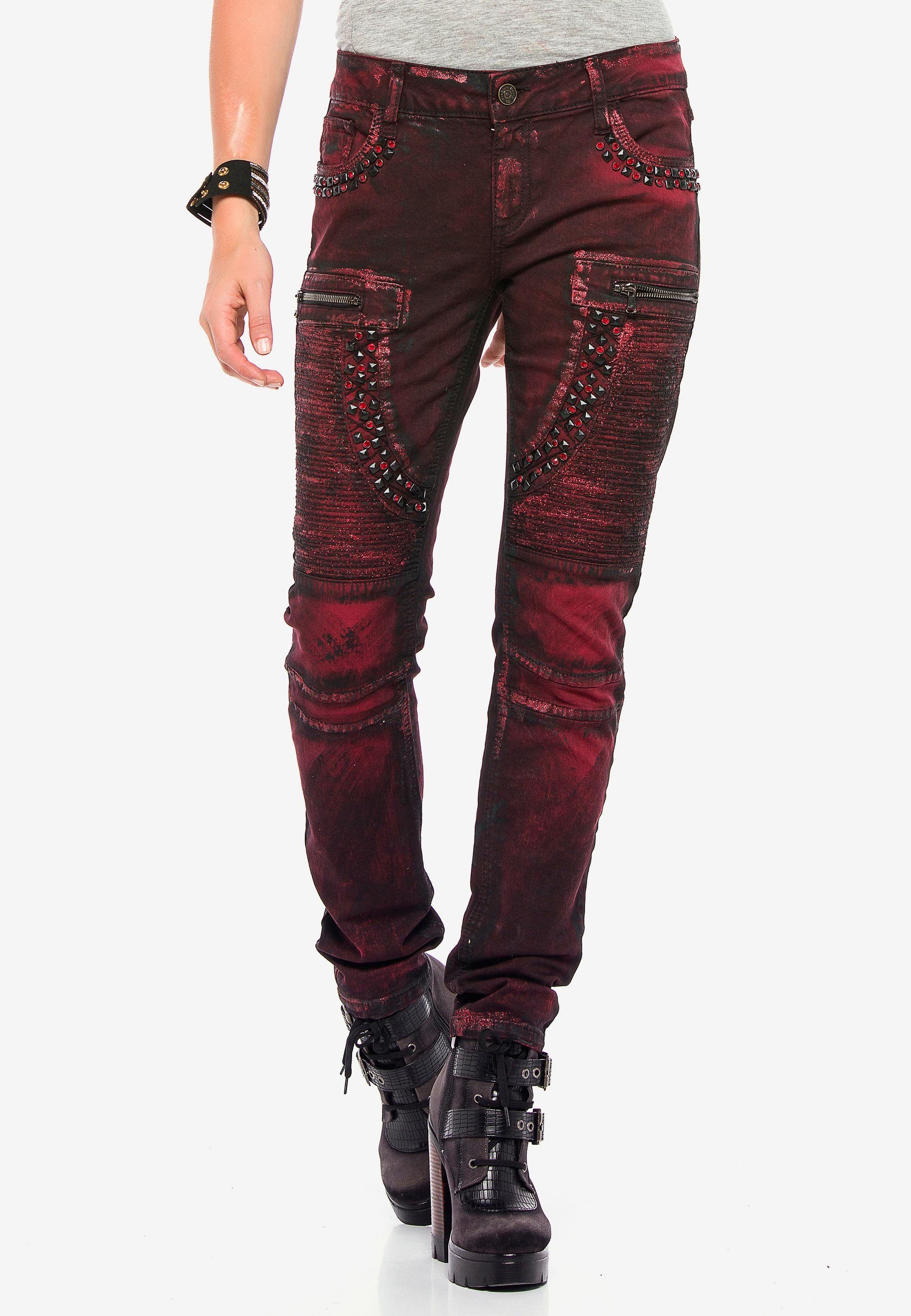 Cipo & Baxx Bequeme Jeans mit ausgefallenem Nietenbesatz in Slim Fit