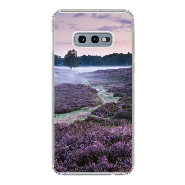 MuchoWow Handyhülle Nebel im Heidekraut Phone Case Handyhülle Samsung Galaxy S10e Silikon Schutzhülle