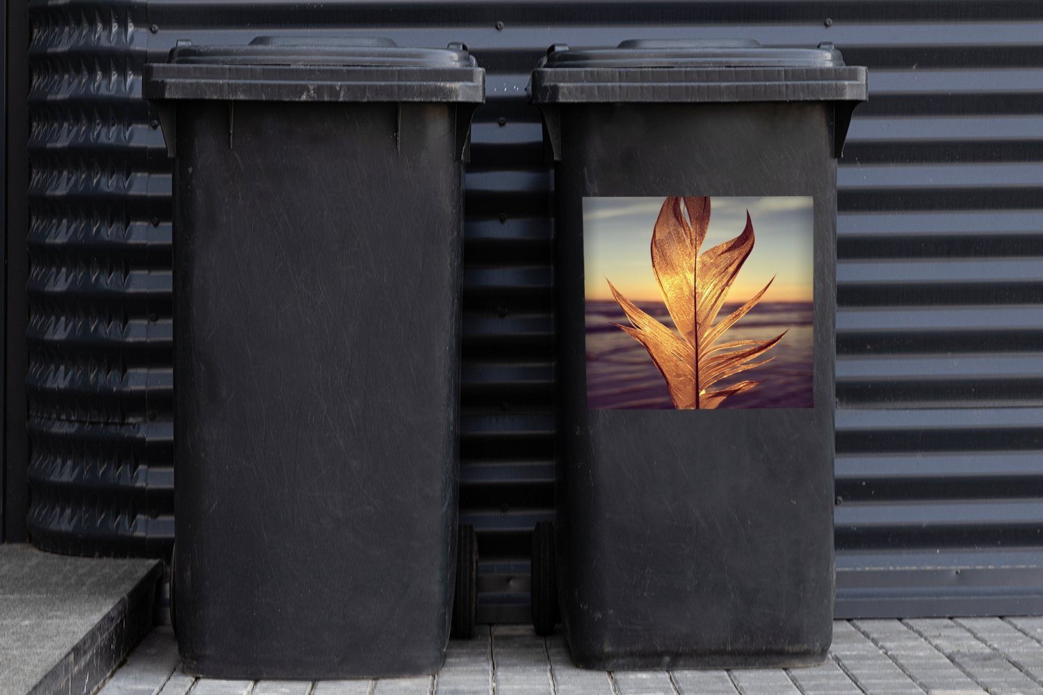 Foto bei Sticker, MuchoWow Mülltonne, Mülleimer-aufkleber, Wandsticker Abfalbehälter (1 Fähre Sonnenuntergang St), Container,