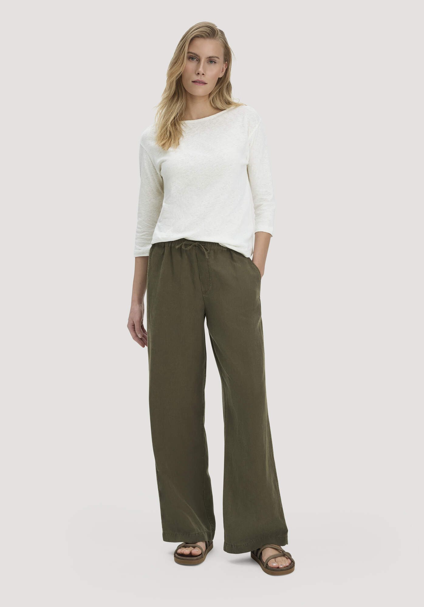 Hessnatur Stoffhose Relaxed aus TENCEL Lyocell mit Leinen (1-tlg)