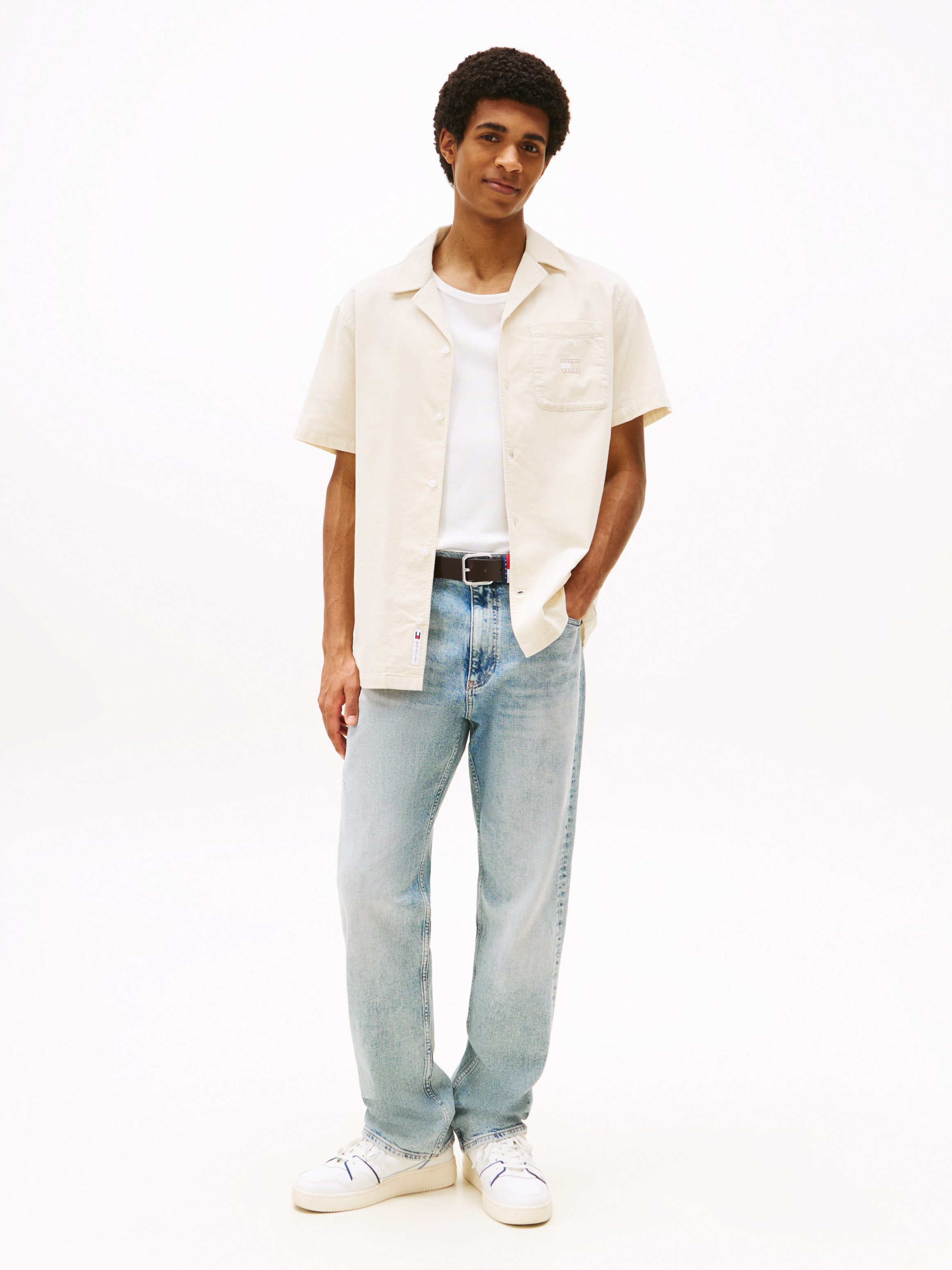 Tommy Jeans Kurzarmhemd TJM CORD REG CAMP SHIRT Mit Rundhalsausschnitt günstig online kaufen