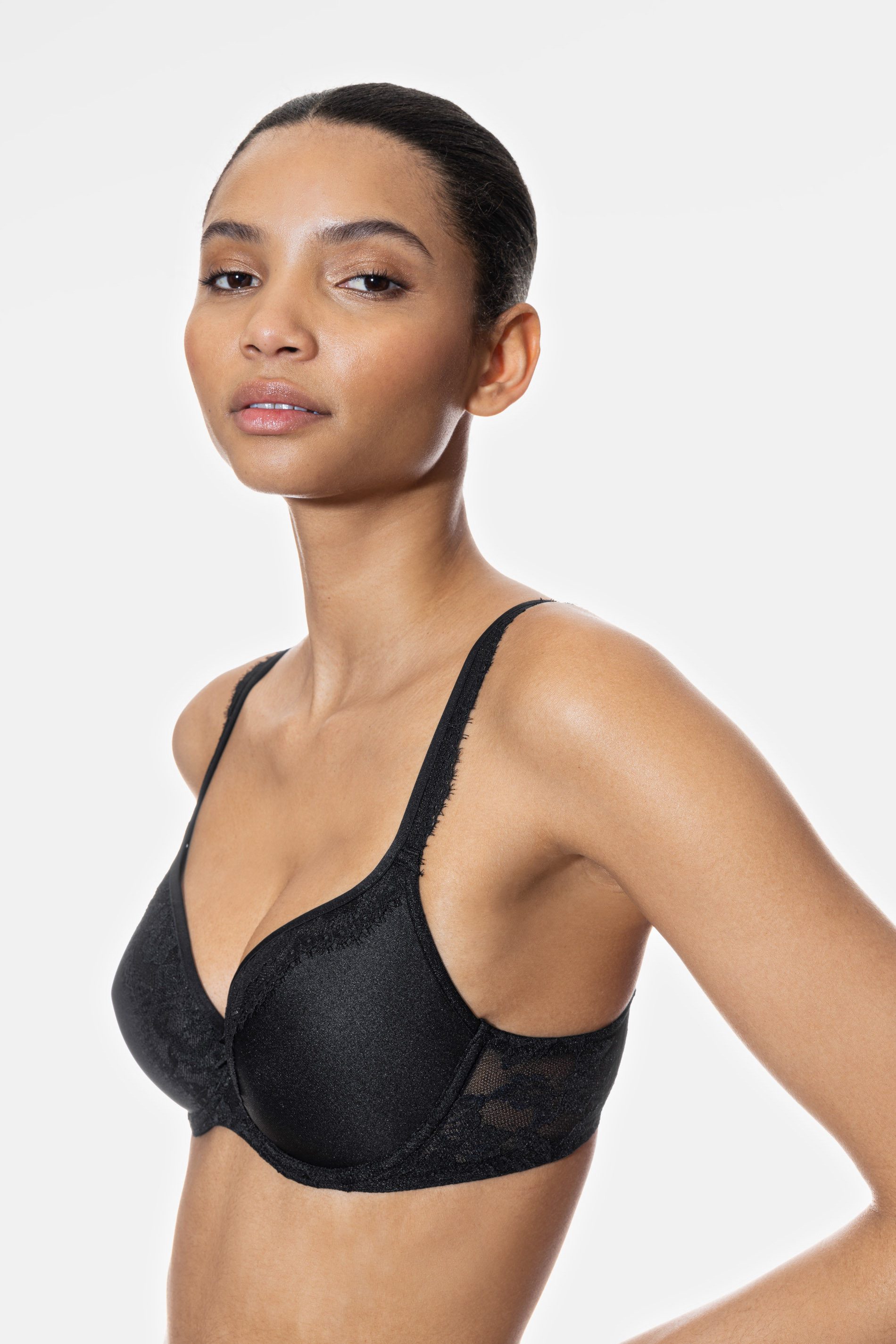 Mey Bügel-BH Mey female Spacer-BH, Full Cup Serie Amazing Uni (1-tlg., 1) 3D-Cups, atmungsaktiv, mit Bügel, Spitze, verstellbare Träger