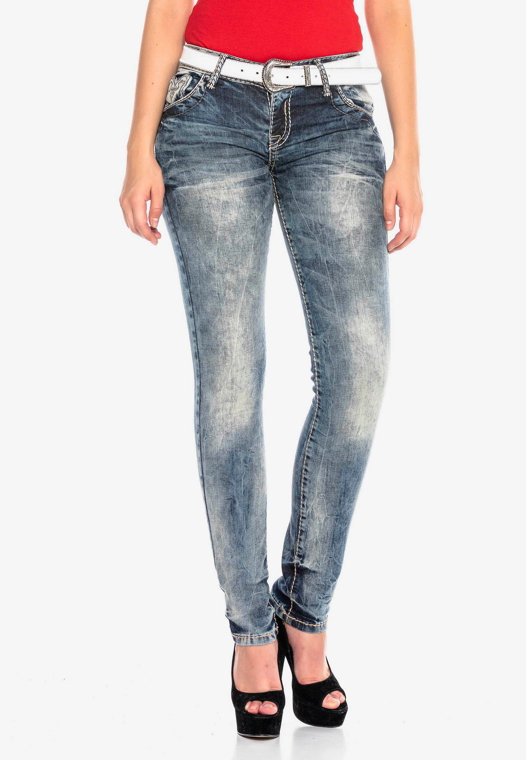 Cipo & Baxx Bequeme Jeans mit bestickten Knopfverschluss-Taschen in Skinny-Fit