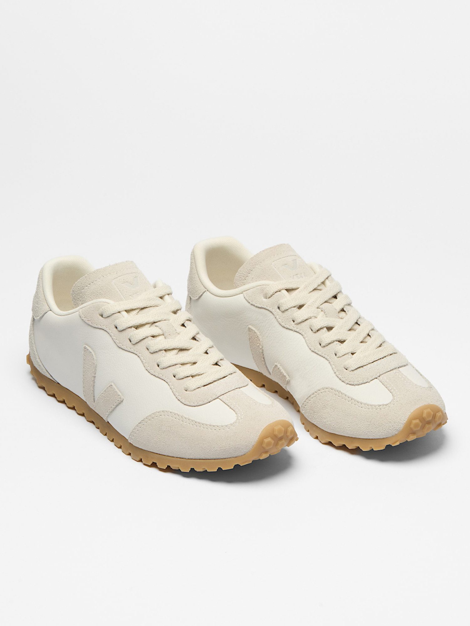 VEJA Veja GT Leather Sneaker