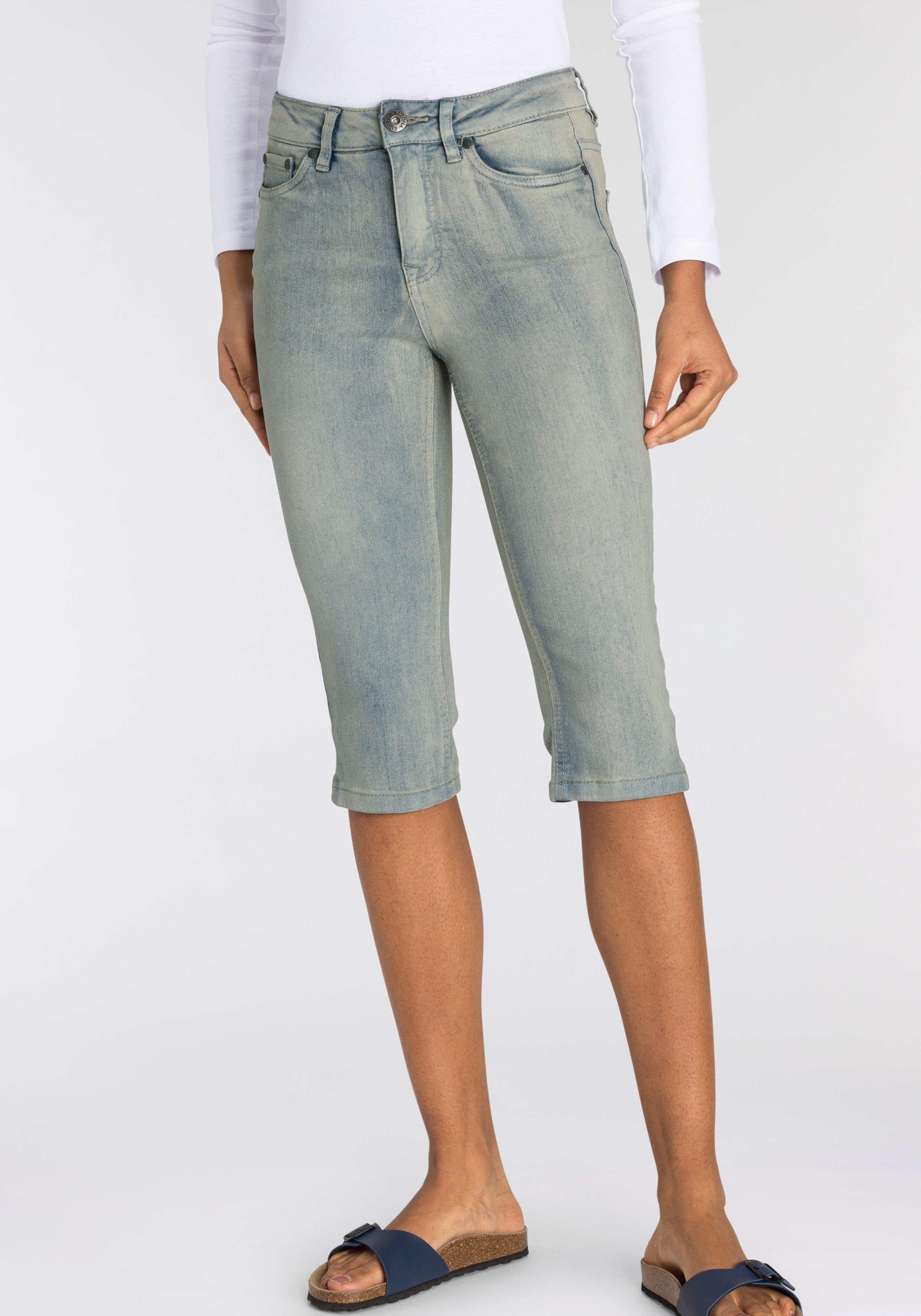 Arizona Caprijeans mit Schlitz am Saum High Waist blue-bleached