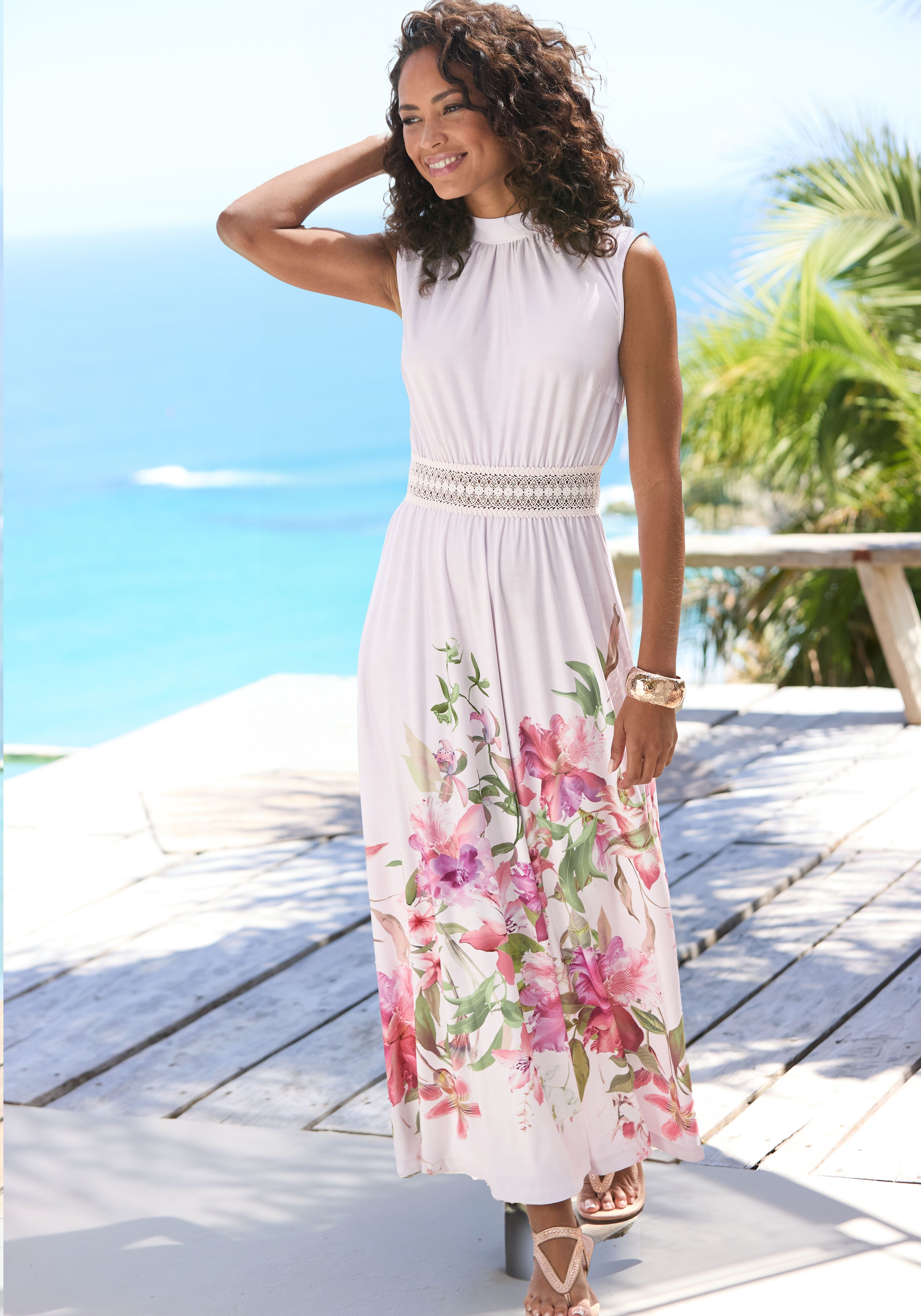 LASCANA Maxikleid aus glatter bügelfreier Ware mit Blumendruck, Sommerkleid mit Spitzeneinsatz, Jerseykleid, festlich