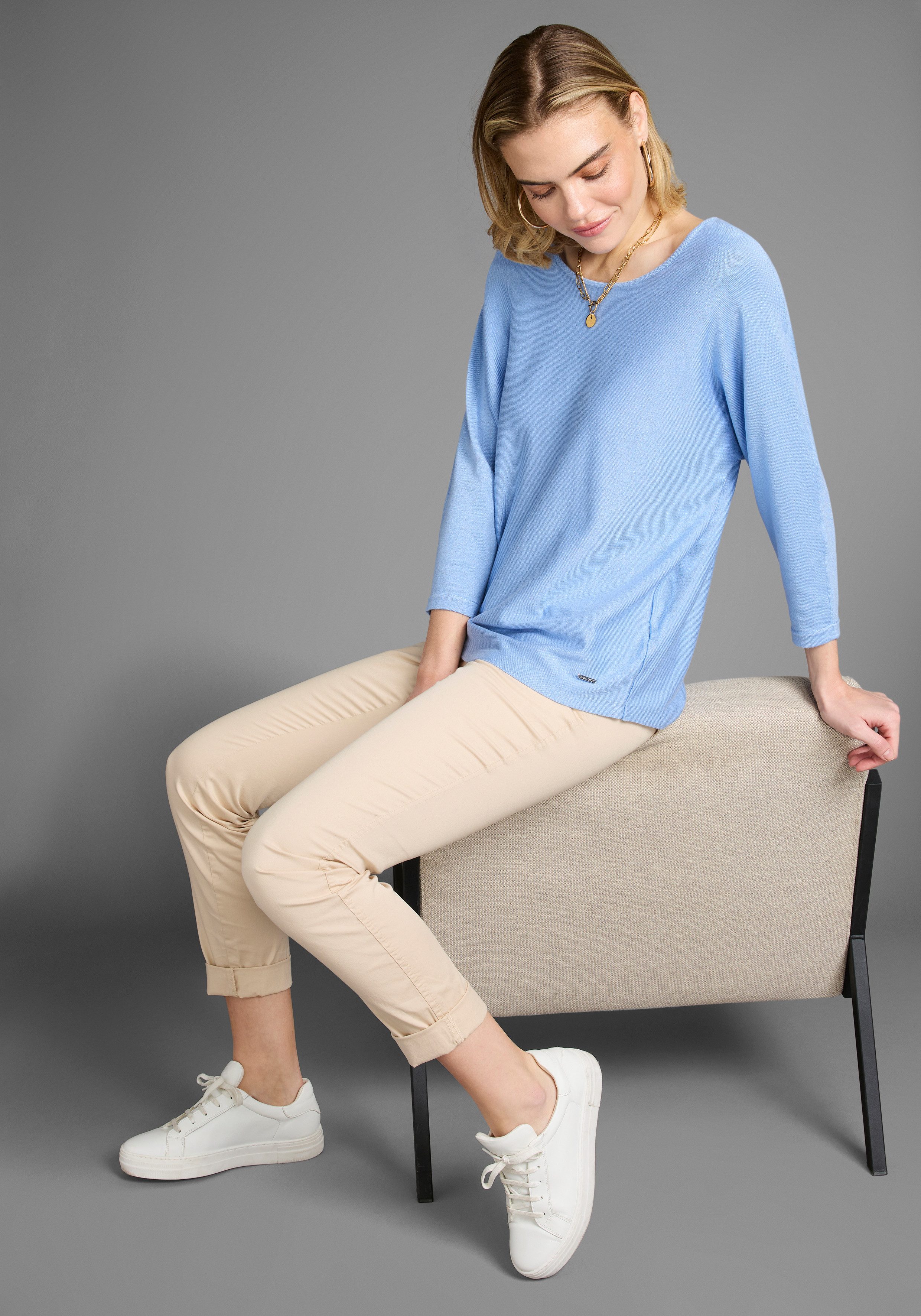Zum Outfit 12